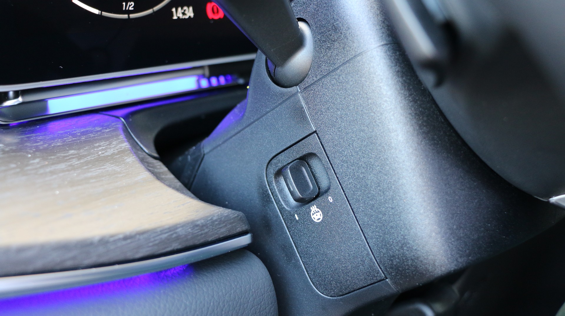 MERCEDES-BENZ V 300 d EXCLUSIVE Swiss Edition-image-22