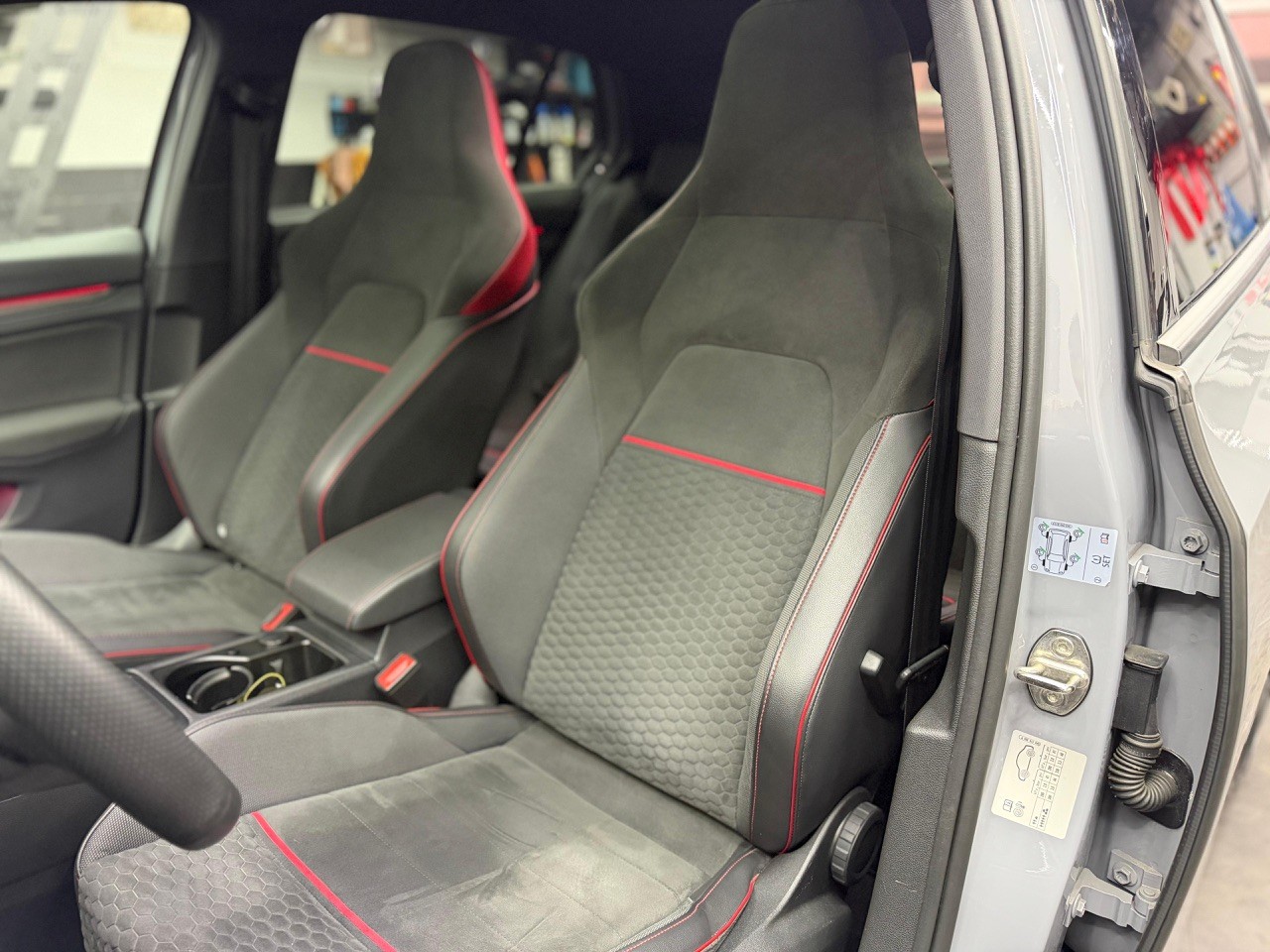 VW Golf 2.0 TSI GTI Clubsport DSG | Schiebedach | Rückfahrkamera-image-15