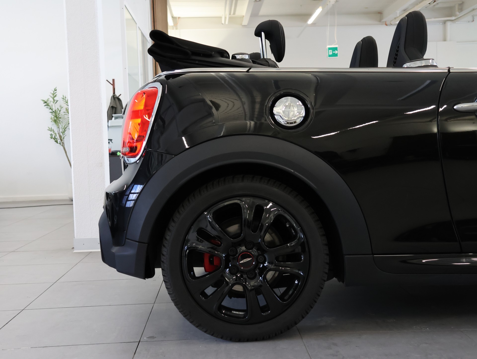 MINI Cooper John Cooper Works Cabriolet Steptronic *Sportabgassanlage* *CarPlay* *Rückfahrkamera*-image-14