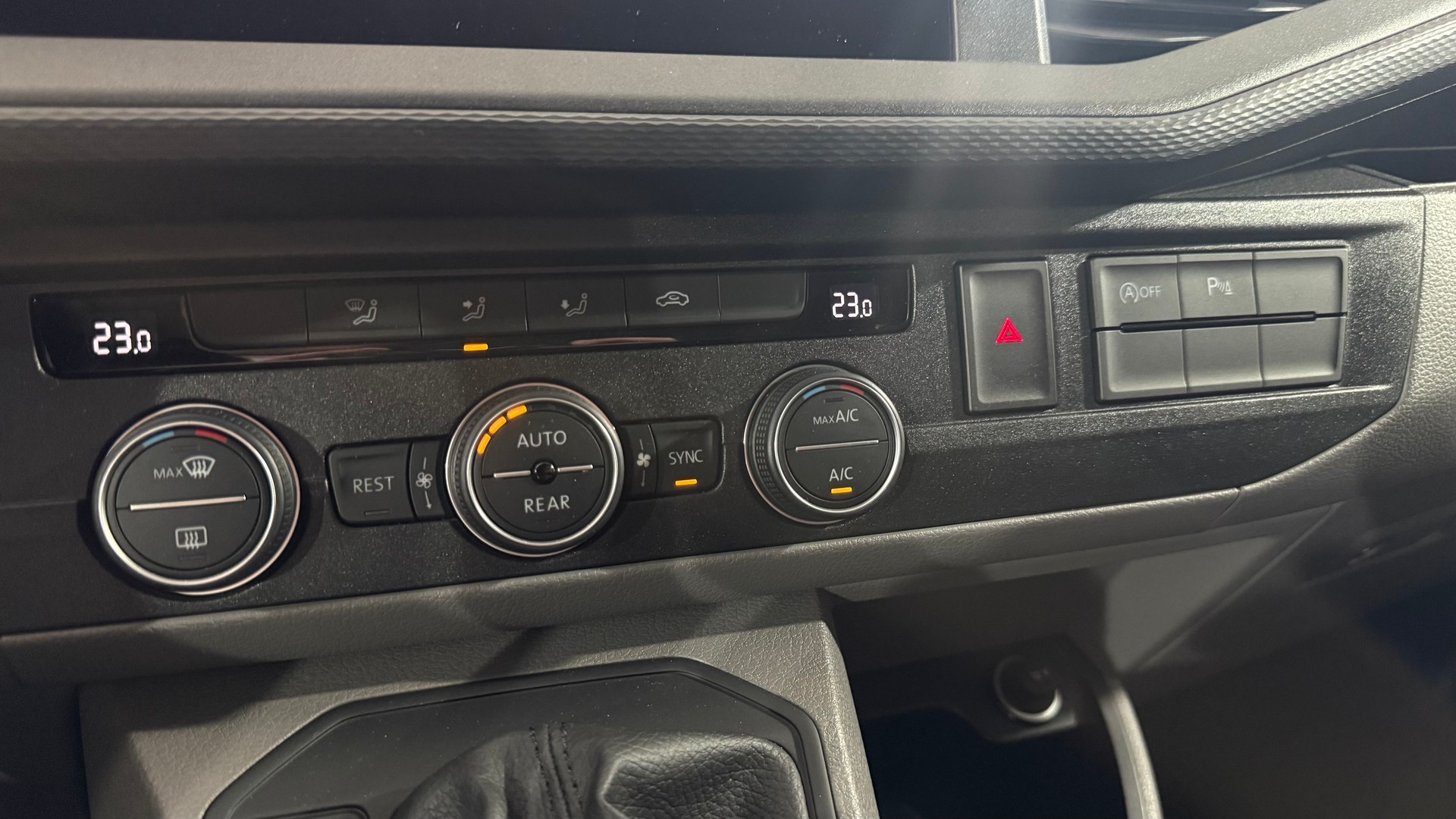 VW T6.1 Caravelle 3000 2.0 TDI 15-image-4