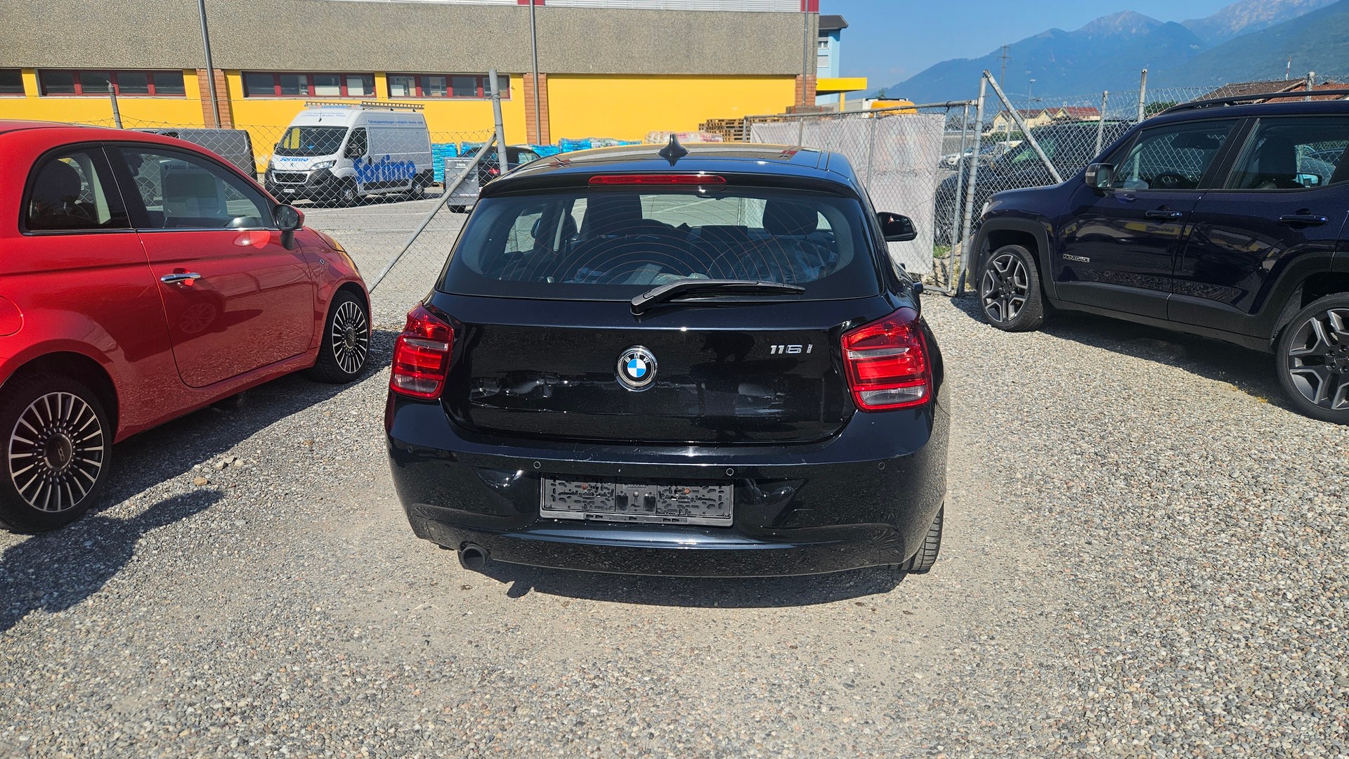 BMW 116i-image-1
