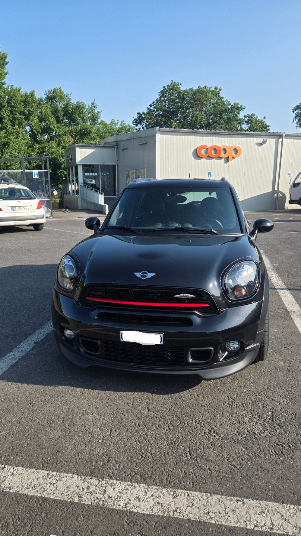 MINI 1.6i John Cooper Works ALL4-image-3