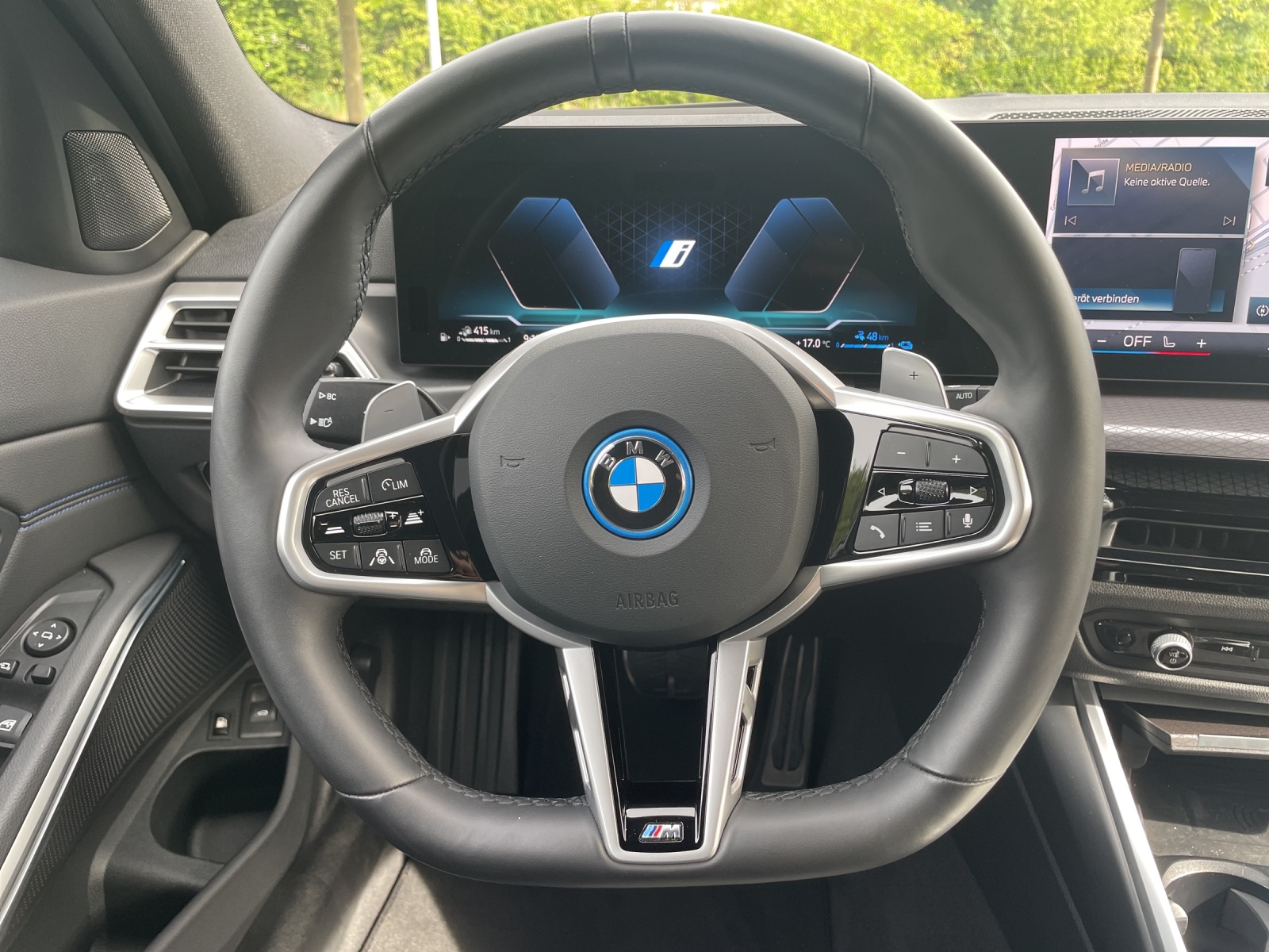 BMW 330e xDrive Touring M Sportpaket-image-11