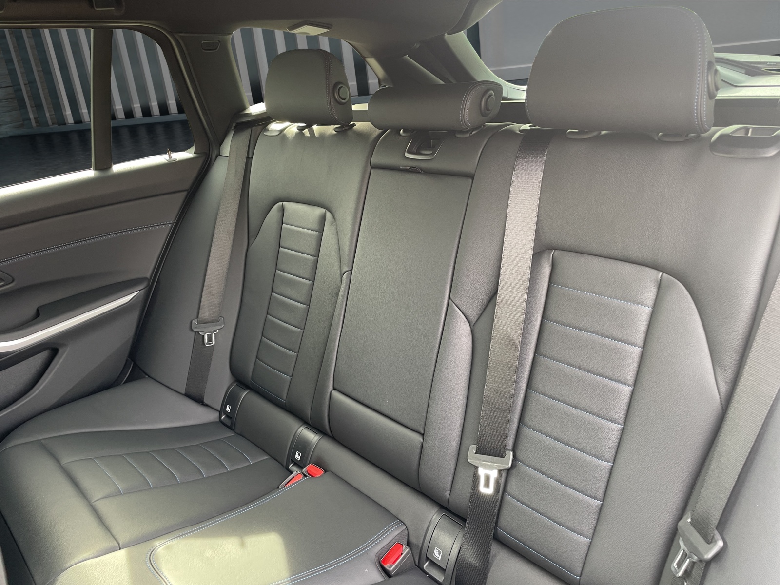 BMW 330e xDrive Touring M Sportpaket-image-21