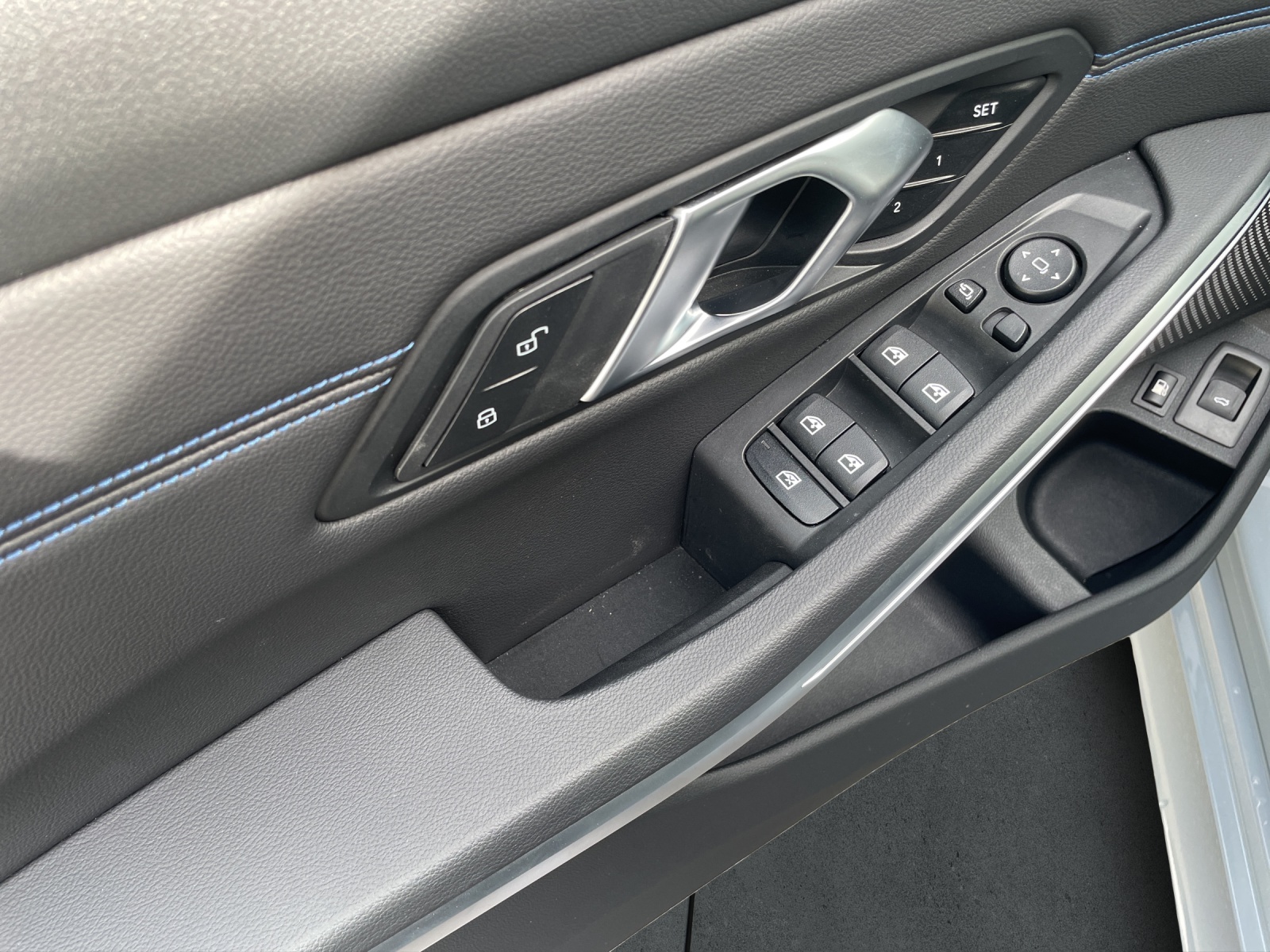 BMW 330e xDrive Touring M Sportpaket-image-16