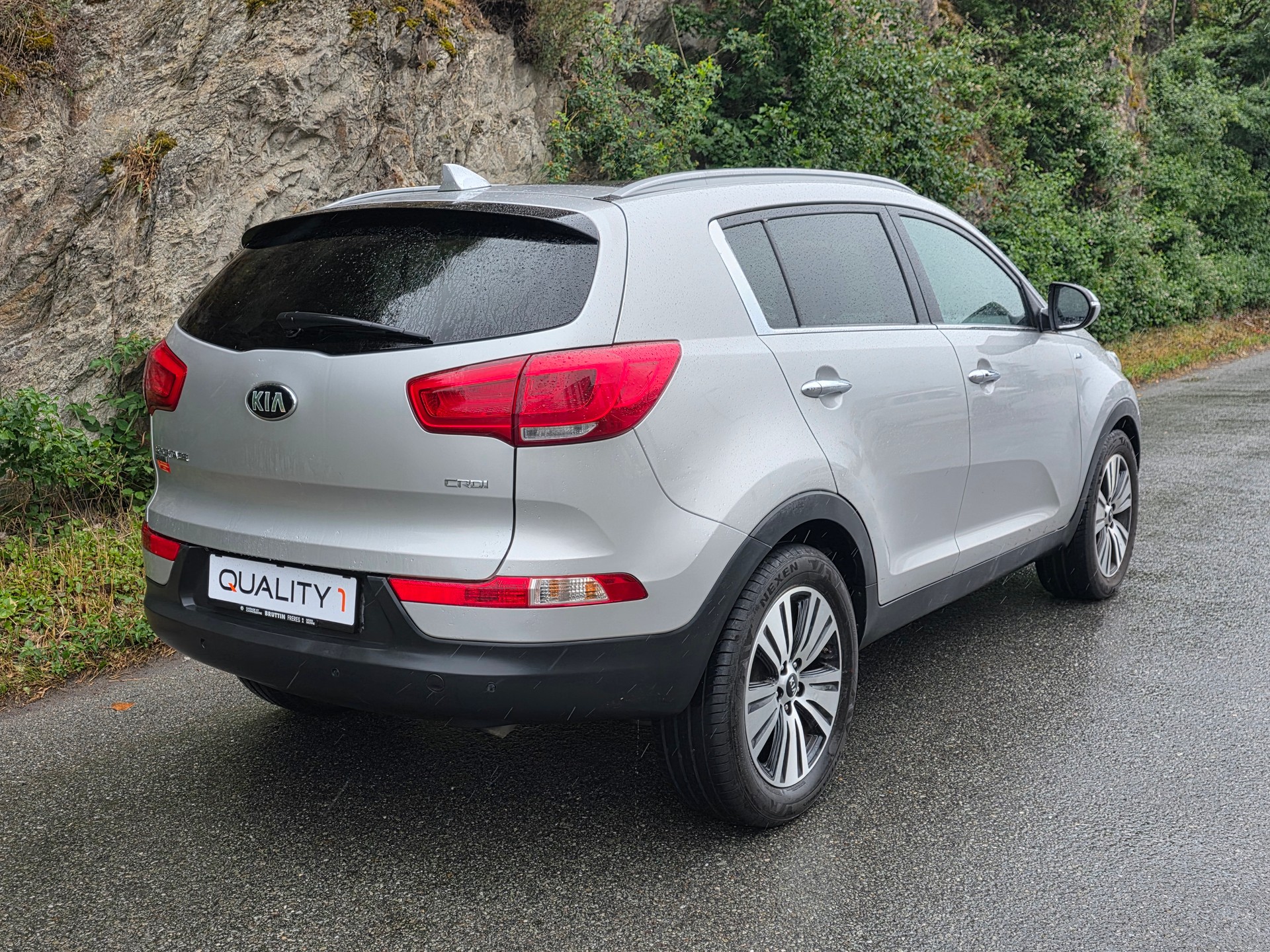 KIA Sportage 2.0 CRDi Style 4WD Automatic-image-3