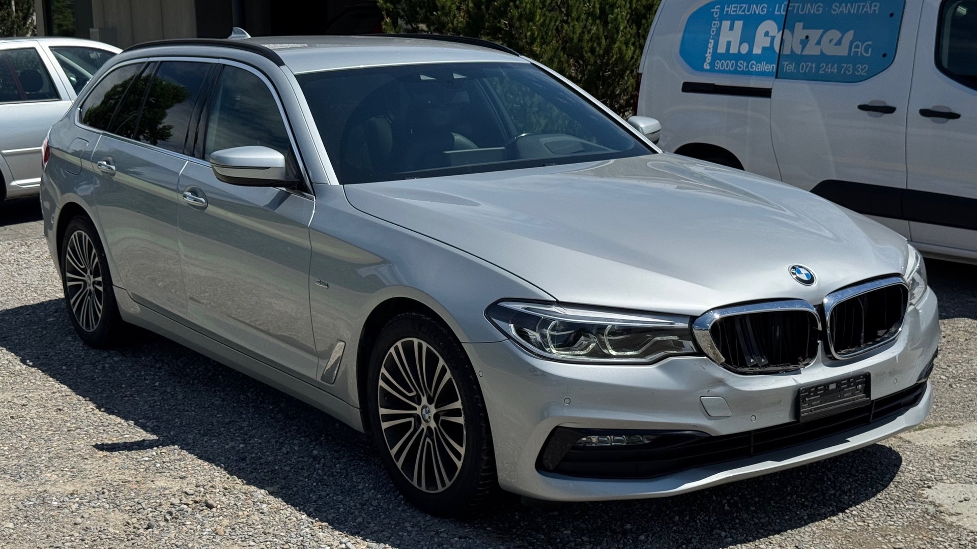 BMW 520d xDrive Touring Sport Line Steptronic-image-2
