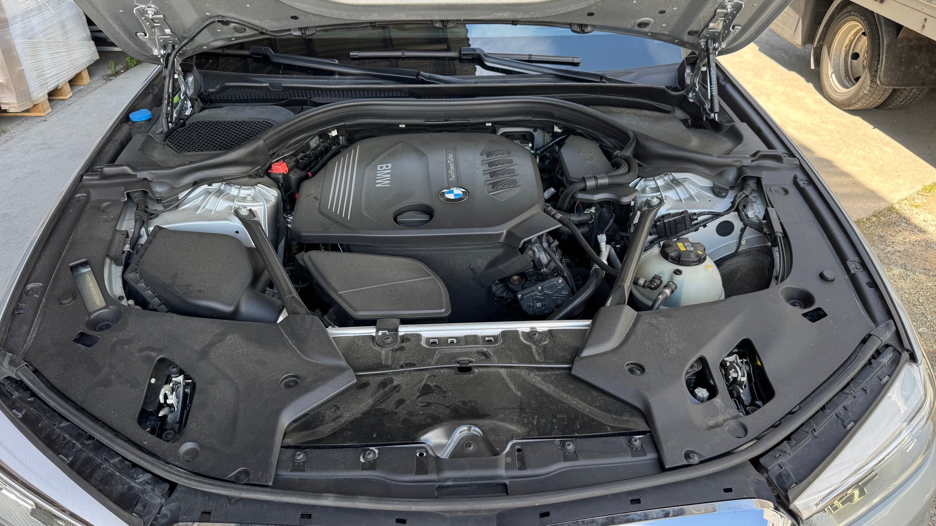 BMW 520d xDrive Touring Sport Line Steptronic-image-9