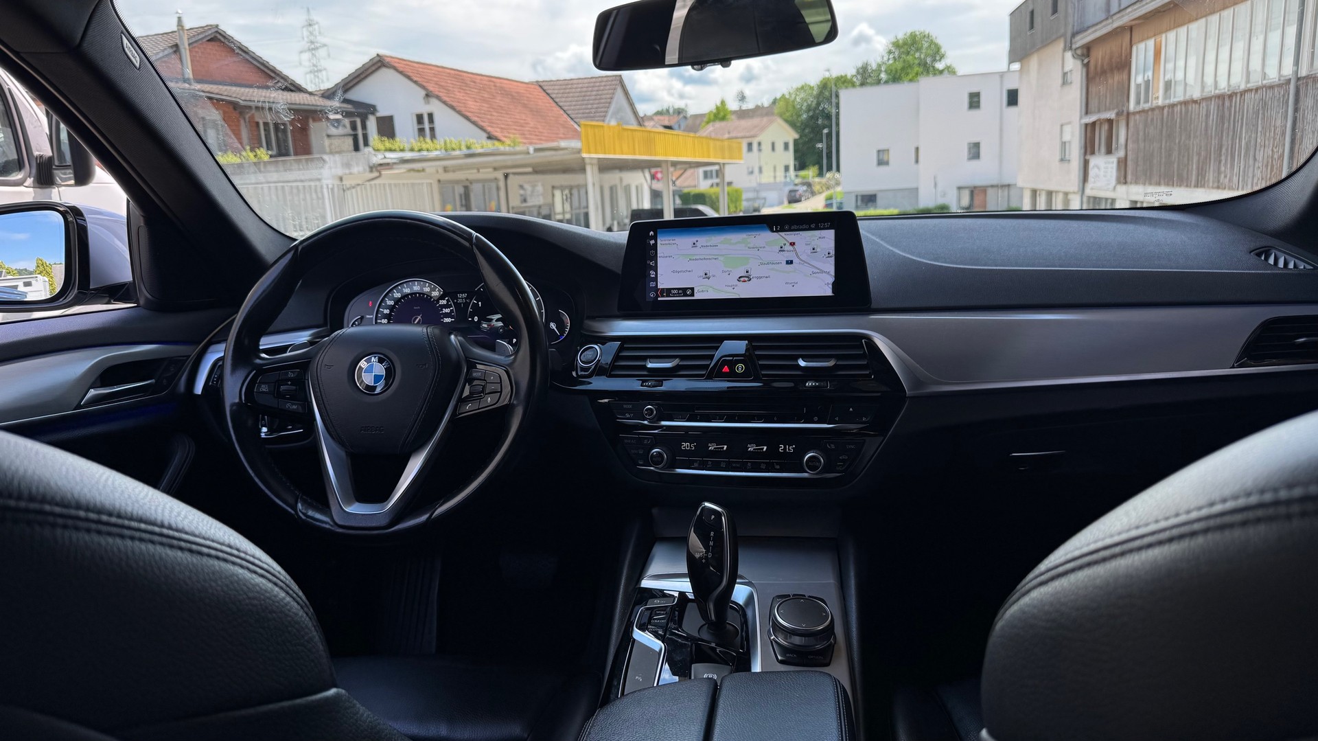 BMW 520d xDrive Touring Sport Line Steptronic-image-10