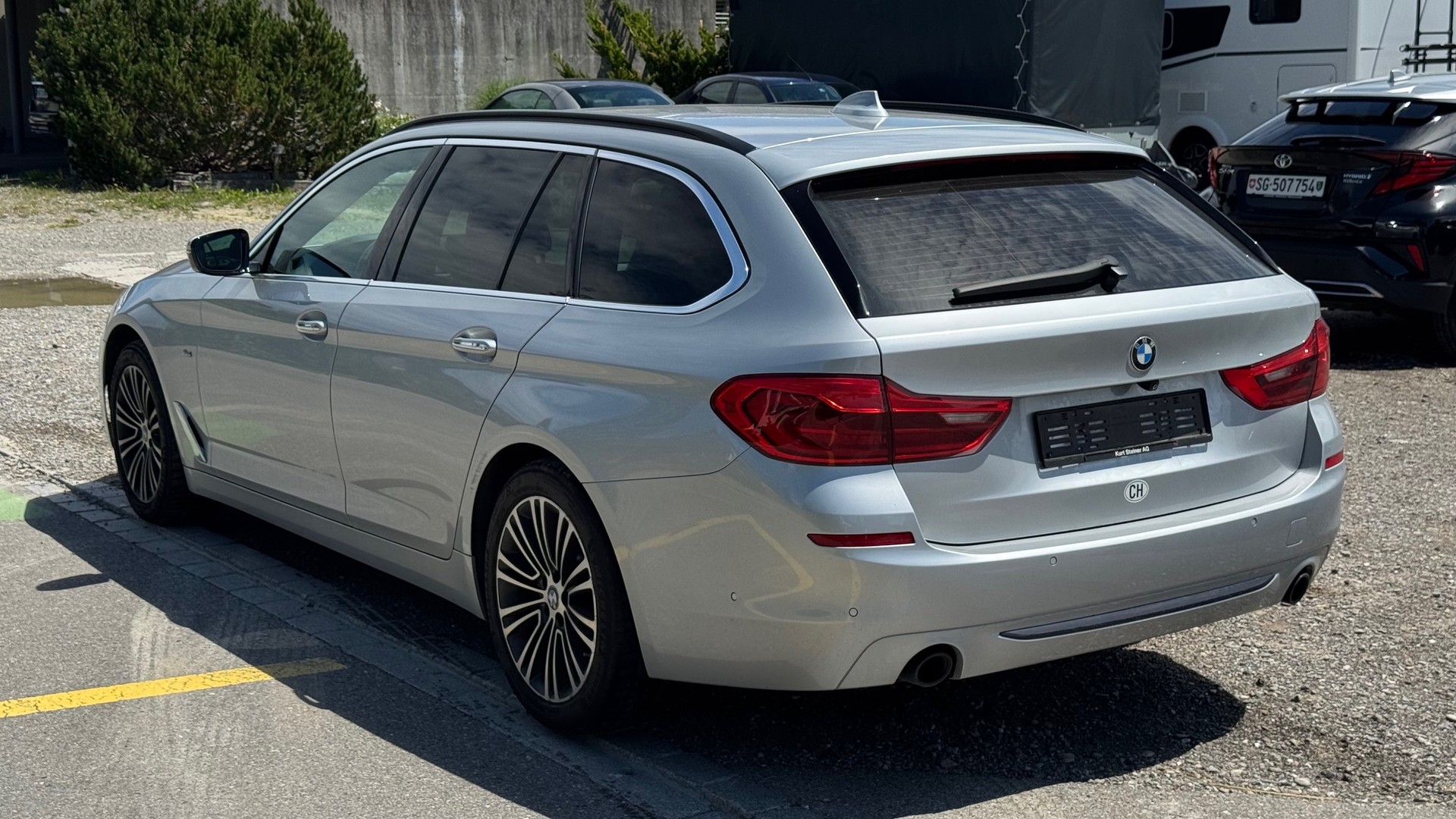 BMW 520d xDrive Touring Sport Line Steptronic-image-6