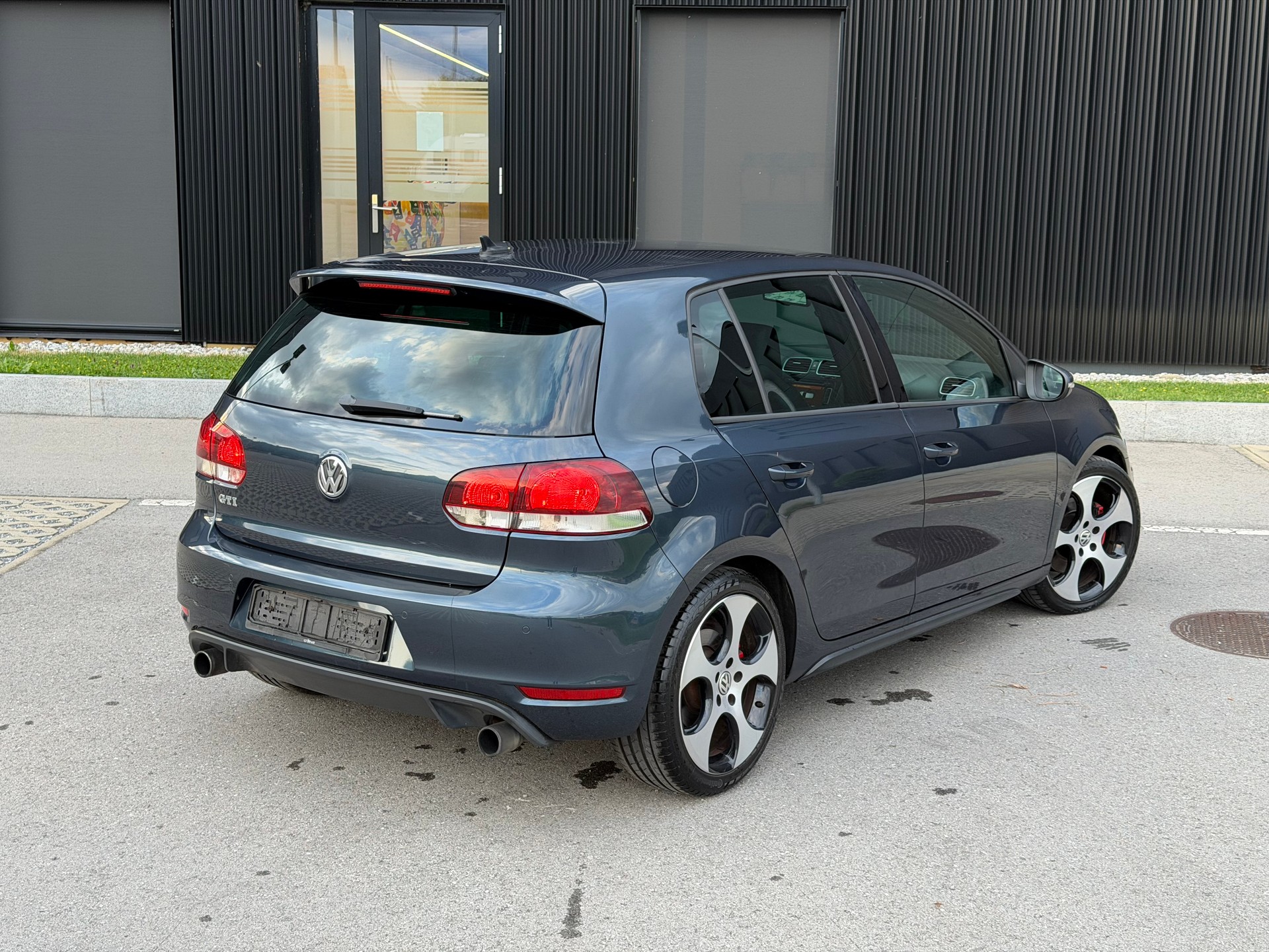 VW Golf 2.0 TSI GTI-image-5