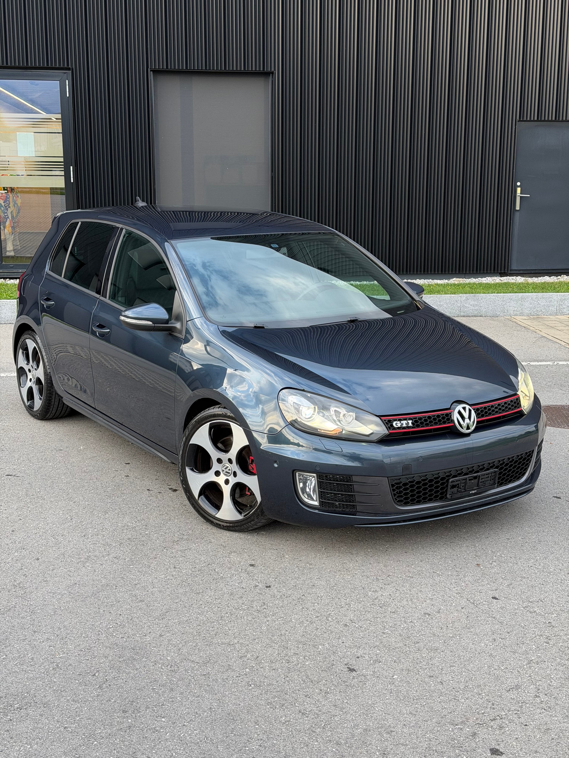 VW Golf 2.0 TSI GTI-image-10