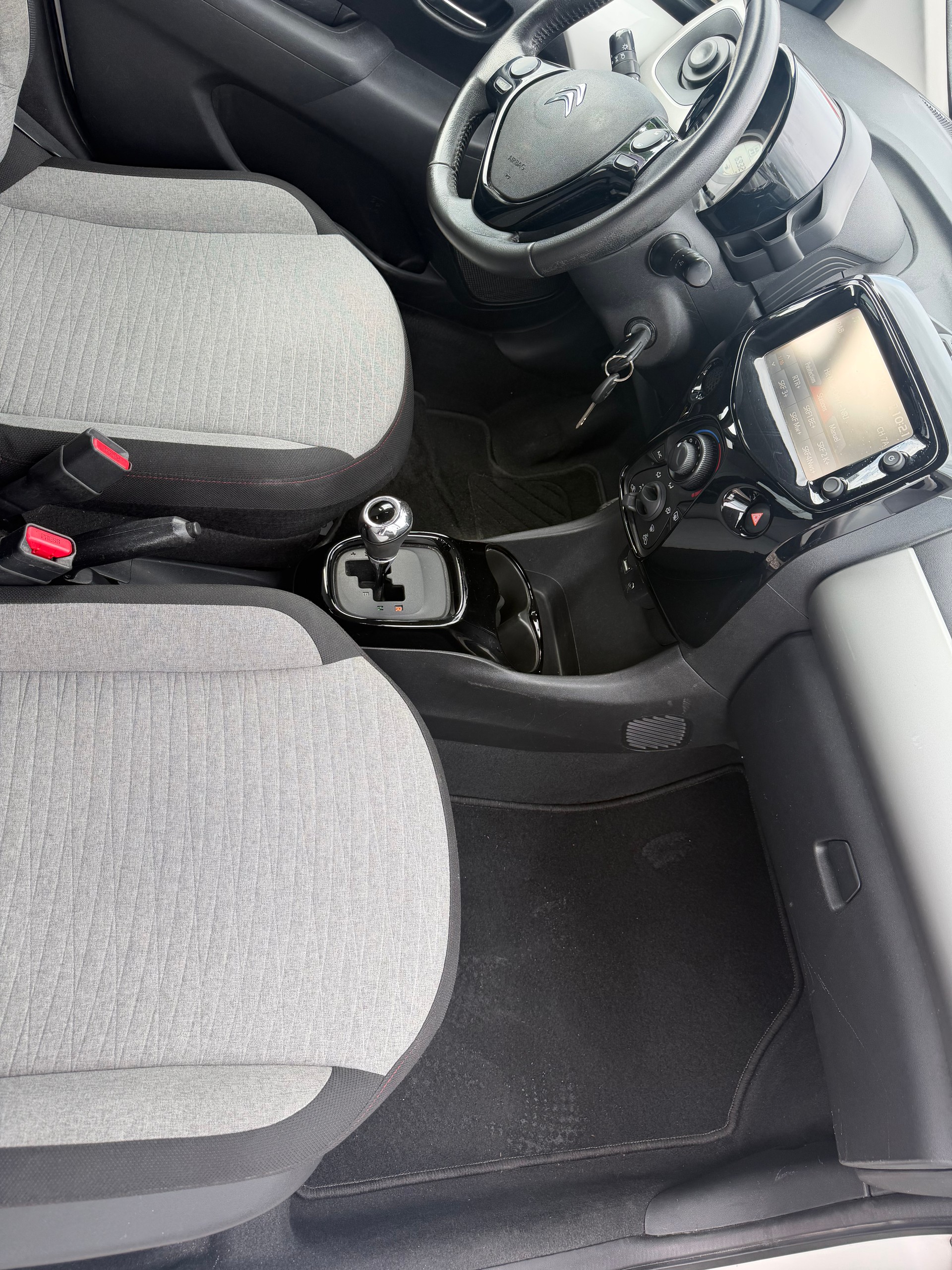 CITROEN C1 1.0 VTi ETG5 Shine Airscape-image-5