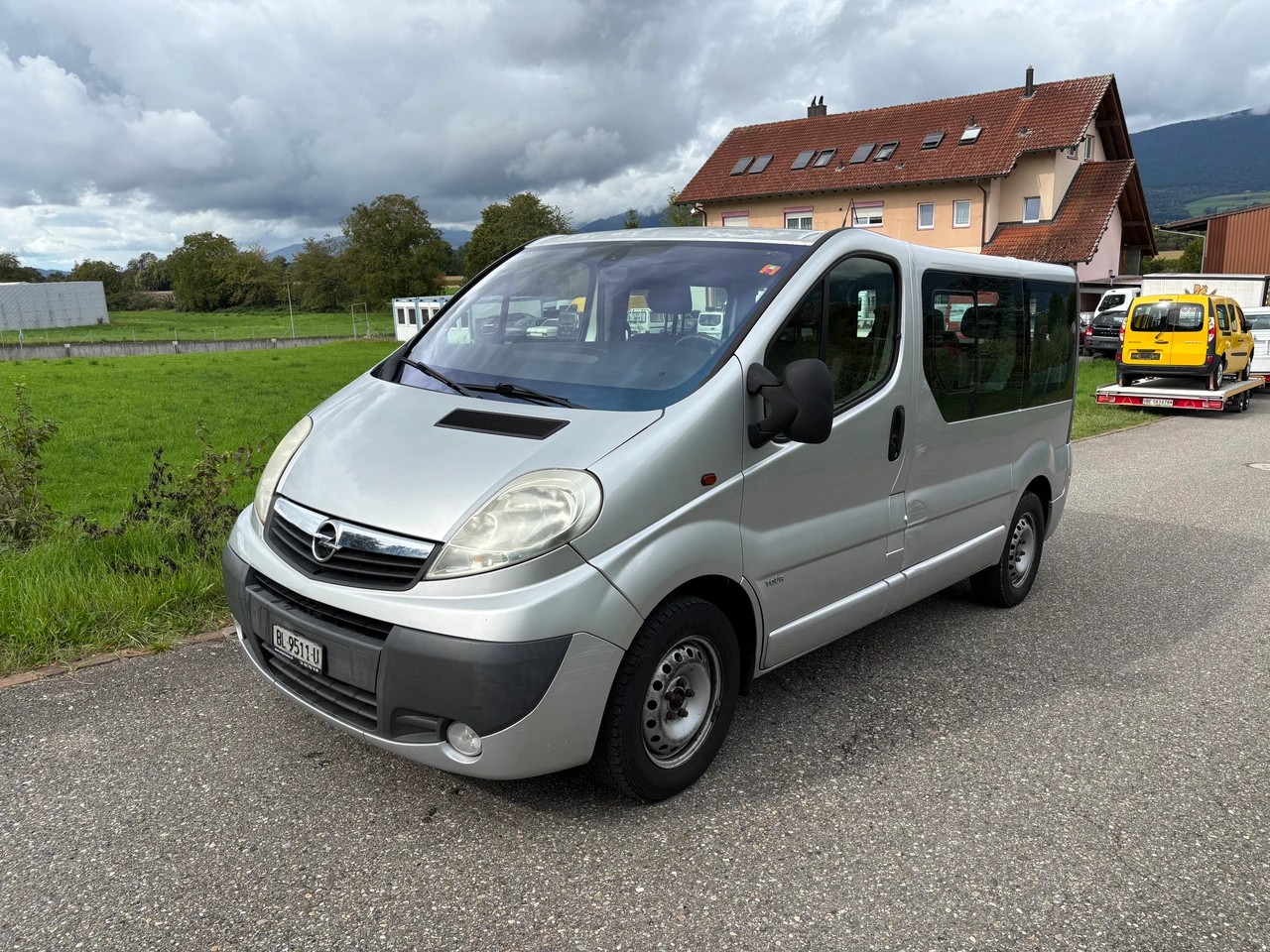 OPEL Vivaro Tour 2.5 CDTI 2.7t L1H1-image-1