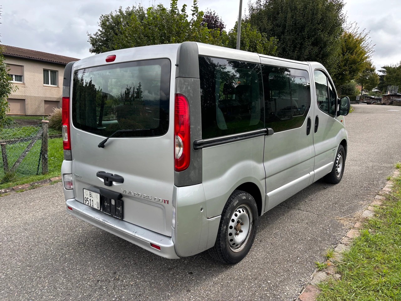 OPEL Vivaro Tour 2.5 CDTI 2.7t L1H1-image-4