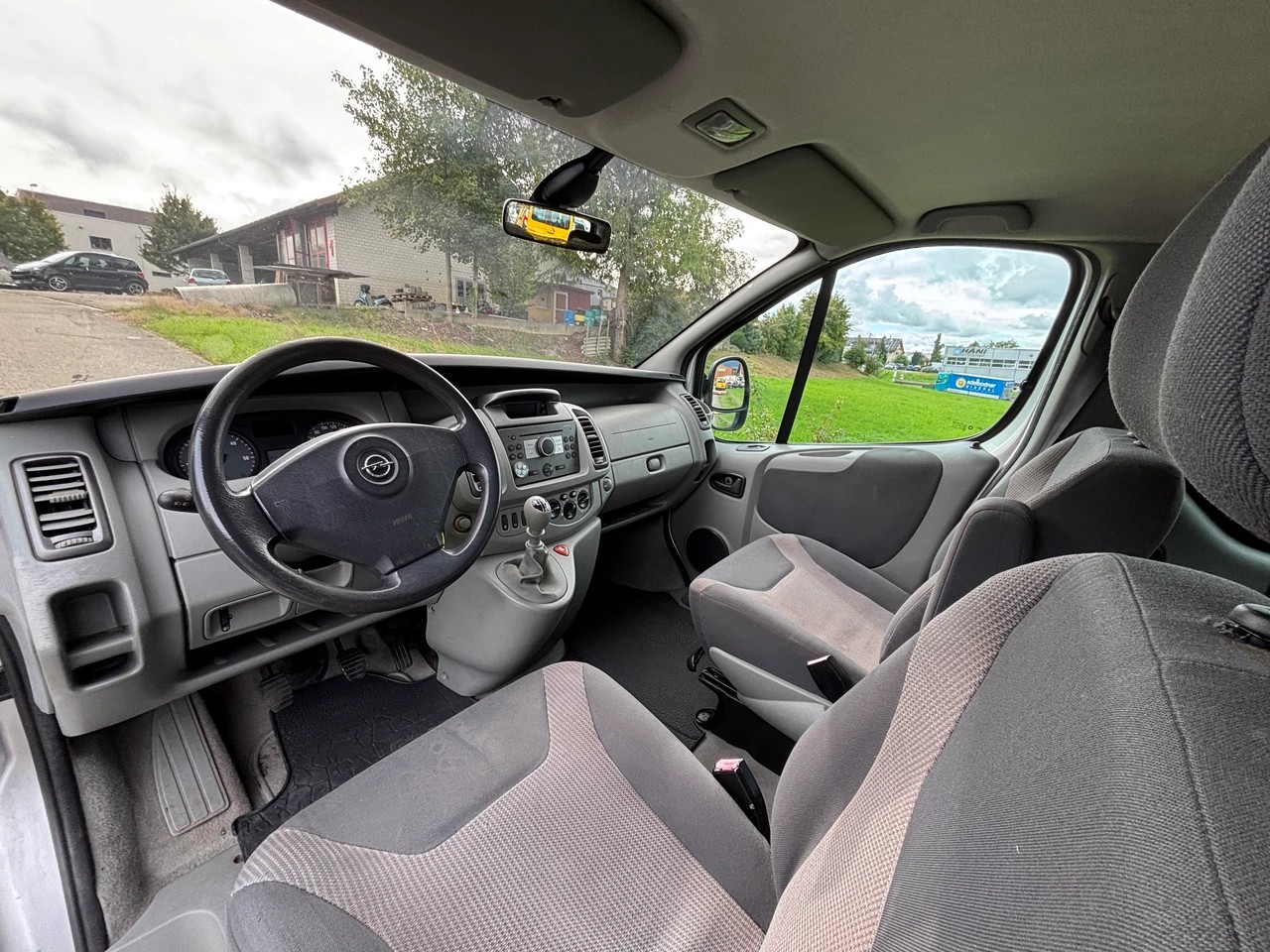 OPEL Vivaro Tour 2.5 CDTI 2.7t L1H1-image-9