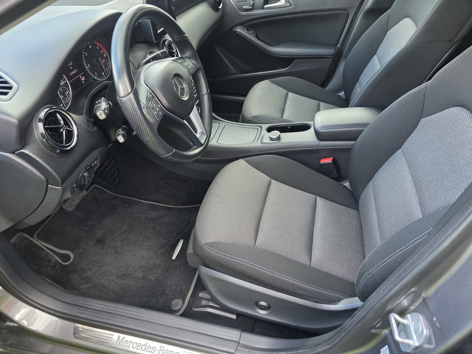 MERCEDES-BENZ A 220 CDI 7G-DCT-image-11
