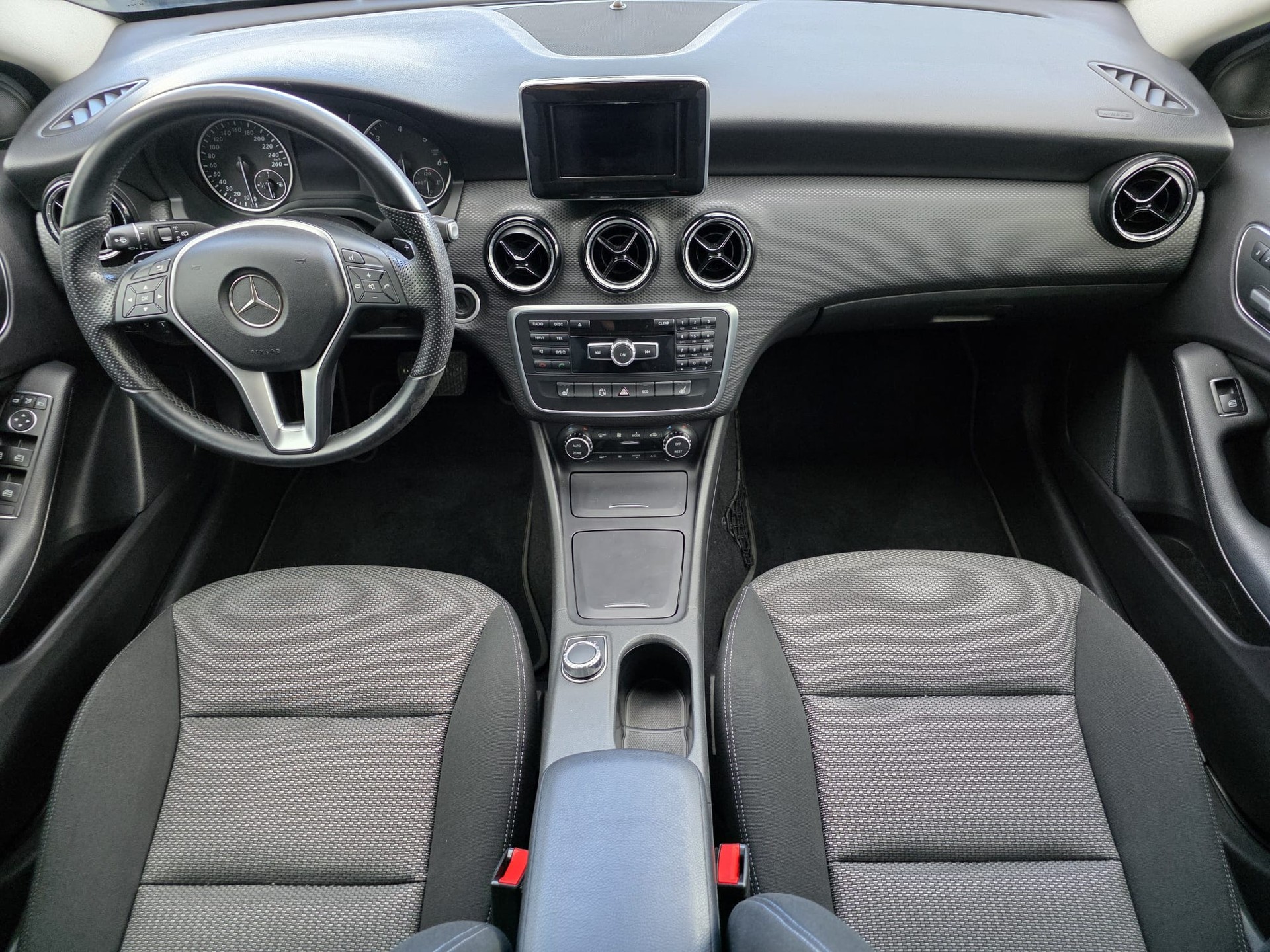 MERCEDES-BENZ A 220 CDI 7G-DCT-image-10