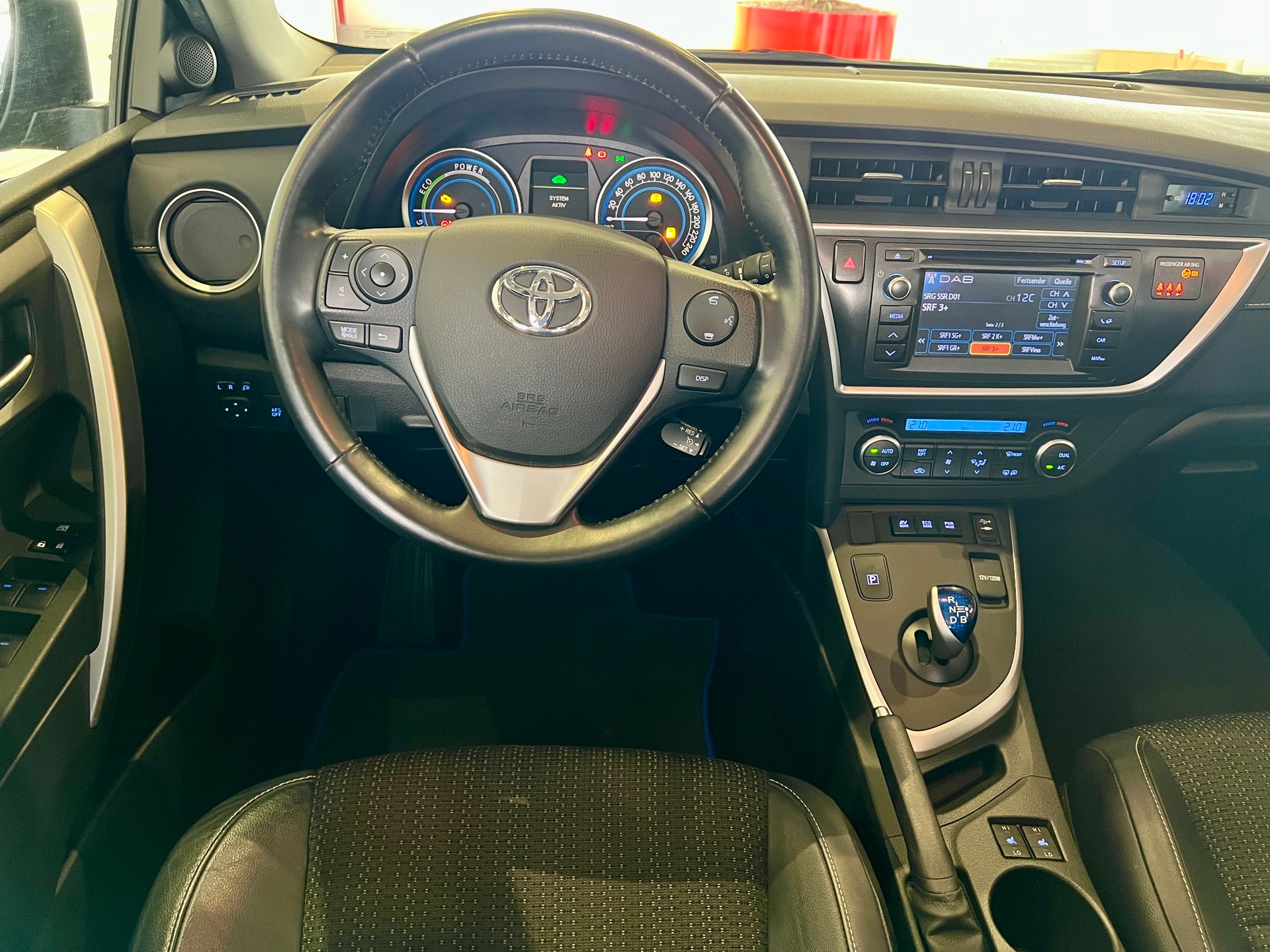 TOYOTA Auris Touring Sports 1.8 16V HSD Linea Sol-image-11