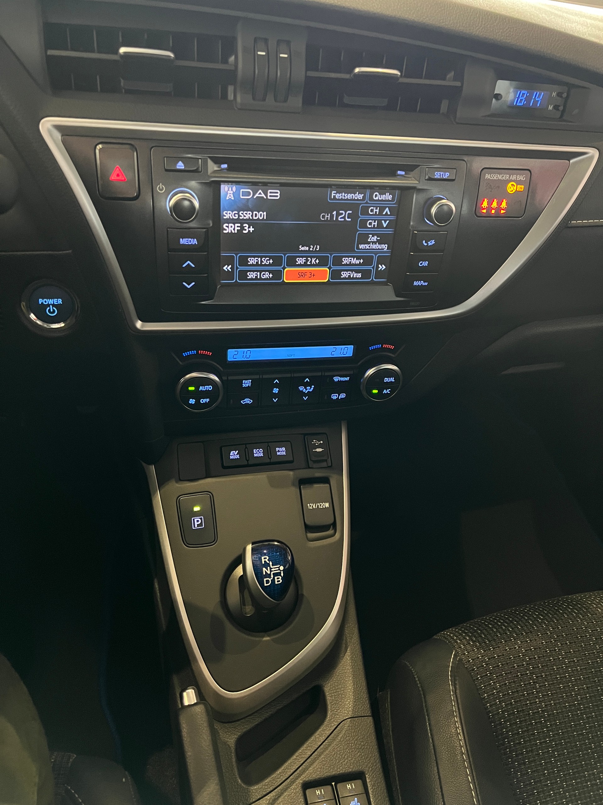 TOYOTA Auris Touring Sports 1.8 16V HSD Linea Sol-image-18