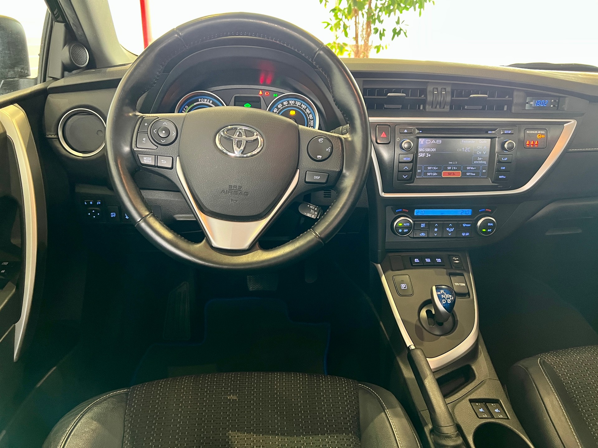 TOYOTA Auris Touring Sports 1.8 16V HSD Linea Sol-image-10