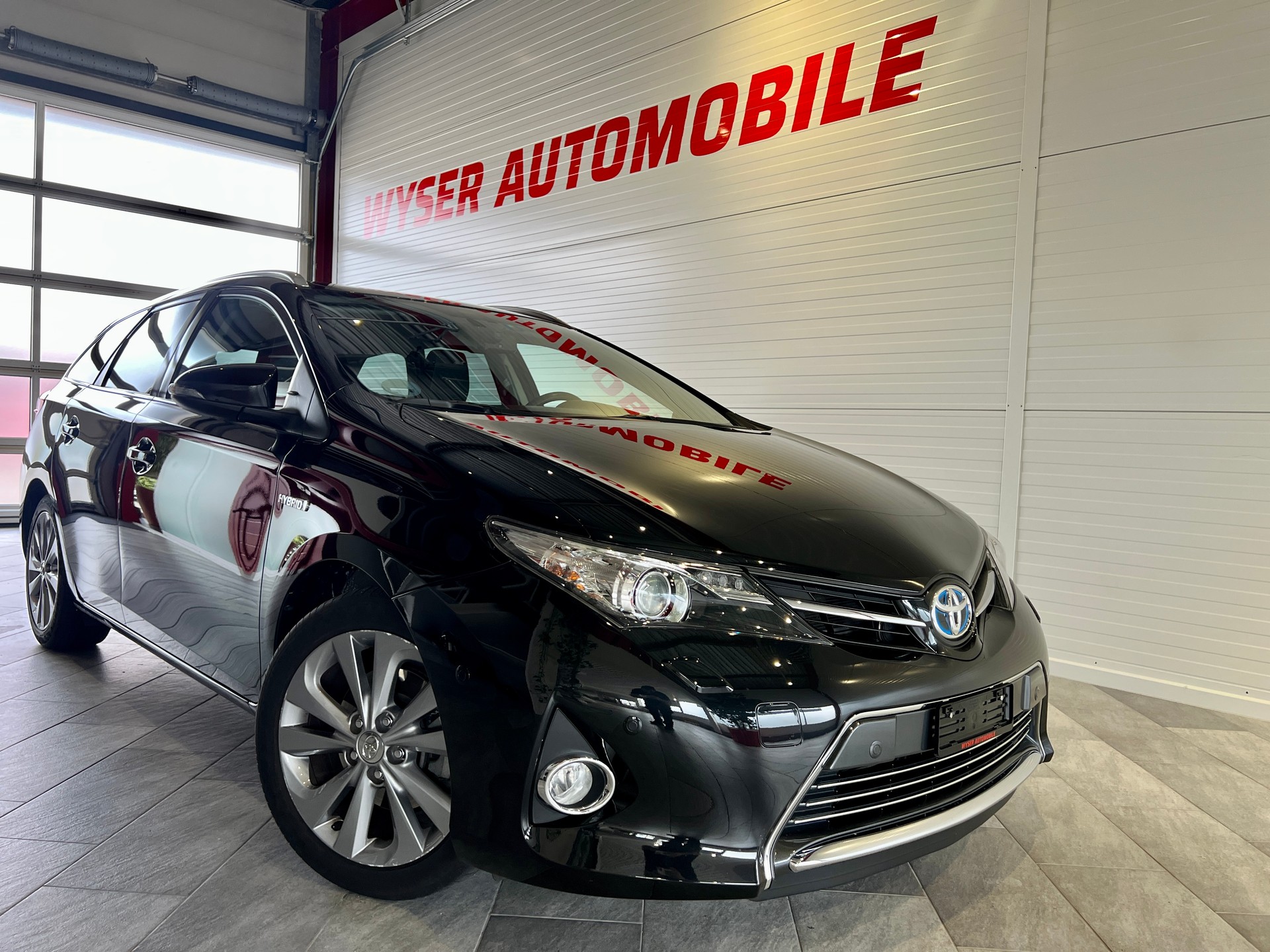 TOYOTA Auris Touring Sports 1.8 16V HSD Linea Sol