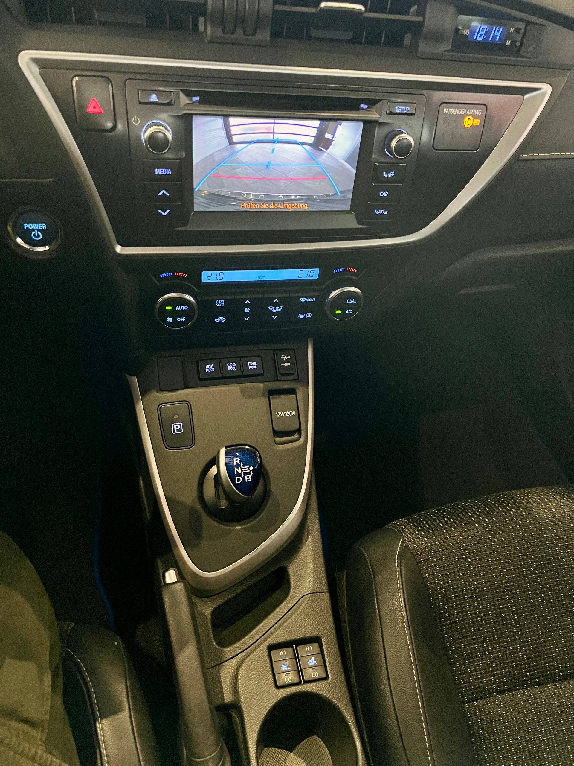 TOYOTA Auris Touring Sports 1.8 16V HSD Linea Sol-image-19