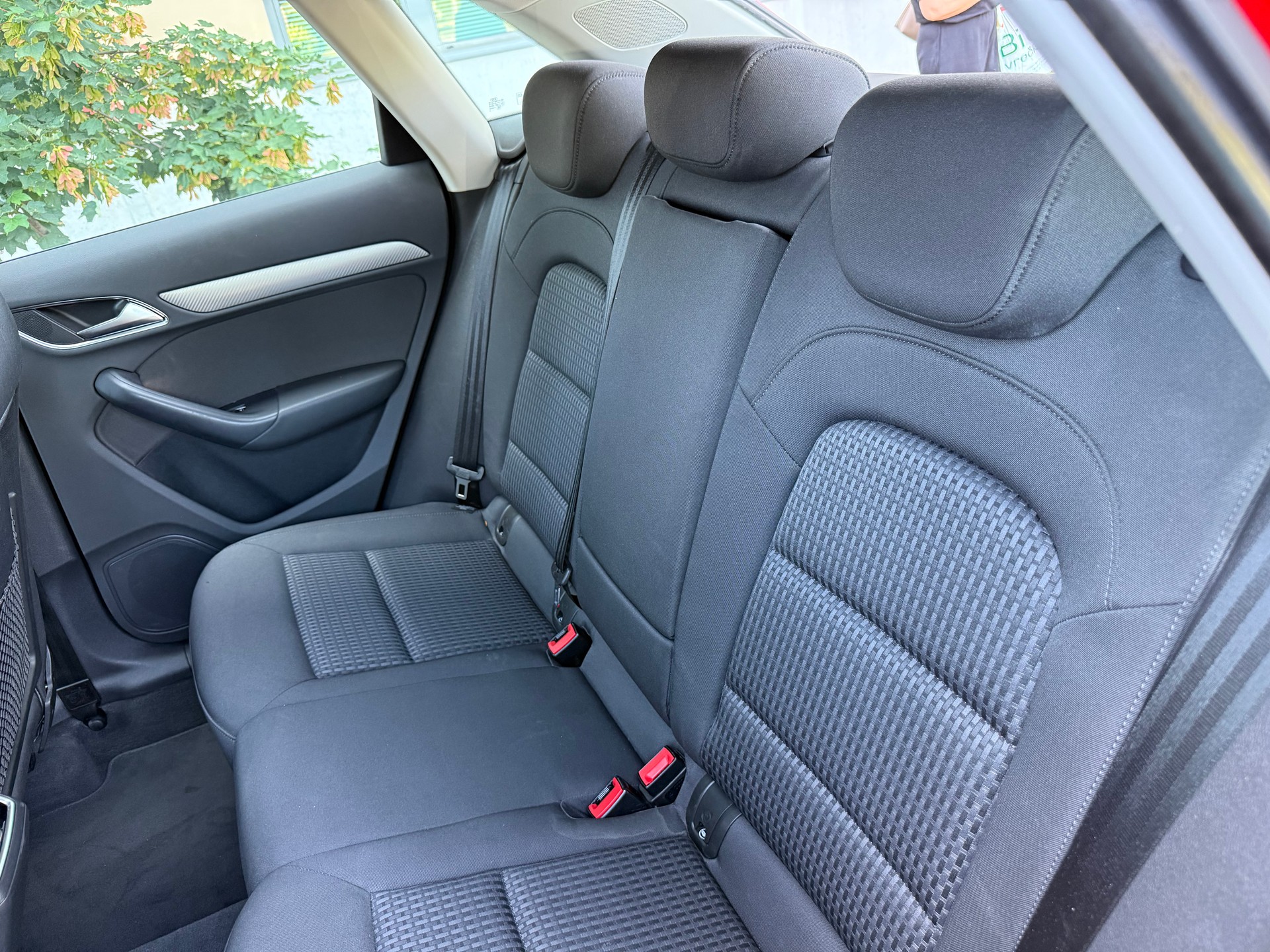 AUDI Q3 2.0 TDI design quattro-image-10