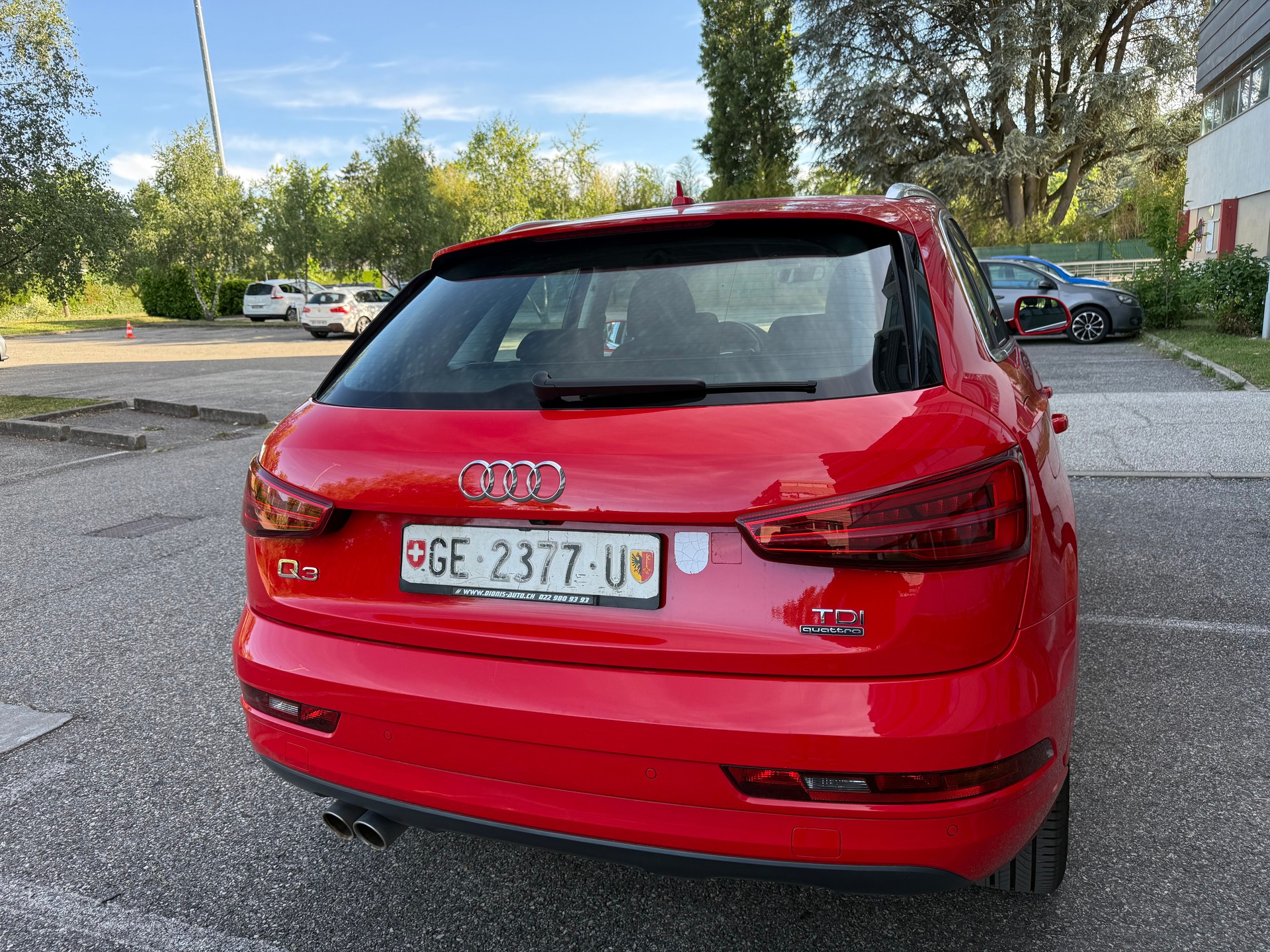 AUDI Q3 2.0 TDI design quattro-showroom-element-2