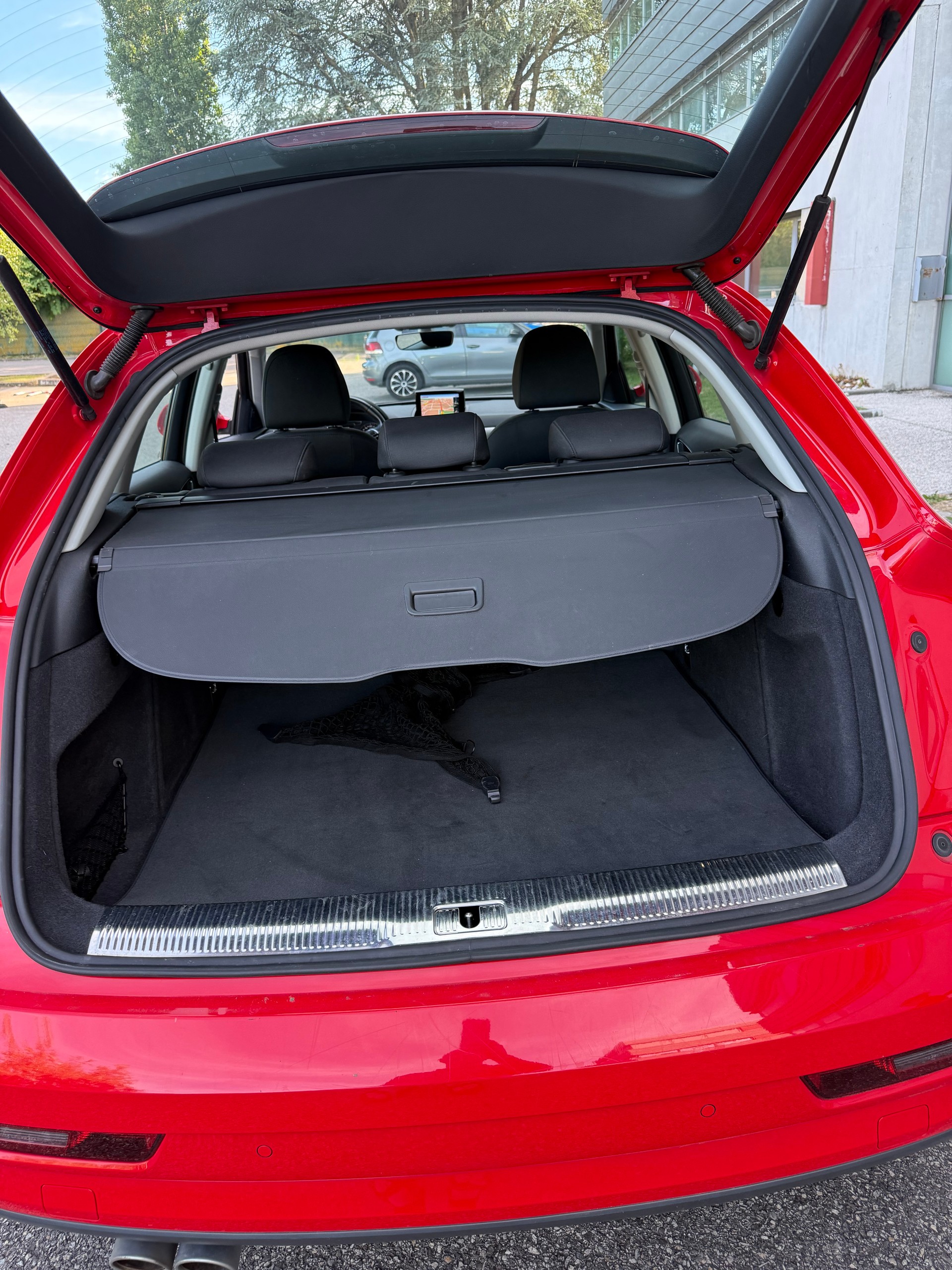 AUDI Q3 2.0 TDI design quattro-image-7