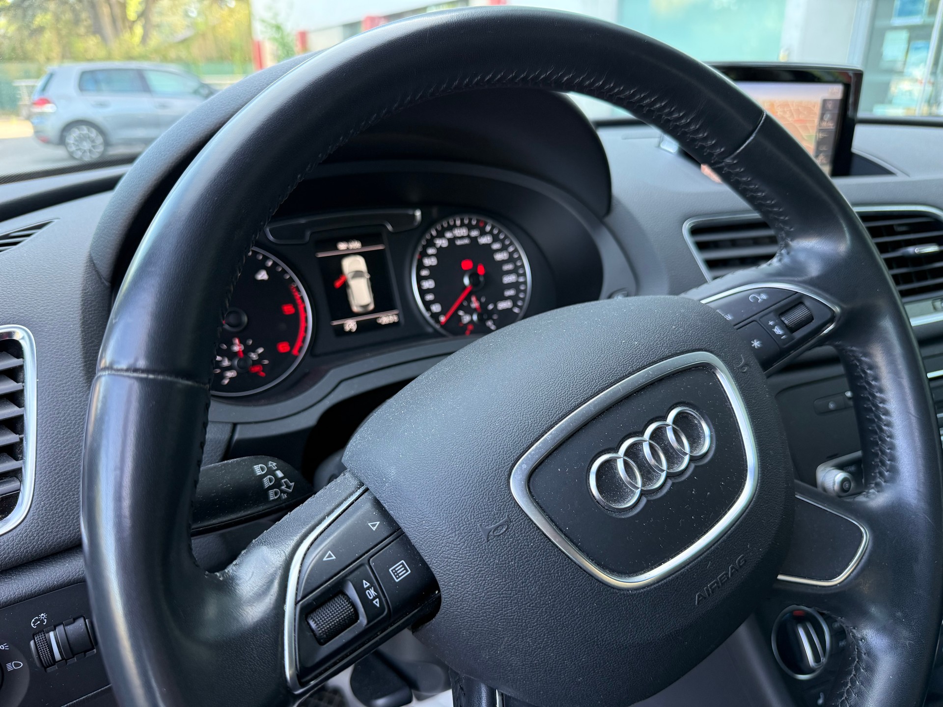 AUDI Q3 2.0 TDI design quattro-image-13
