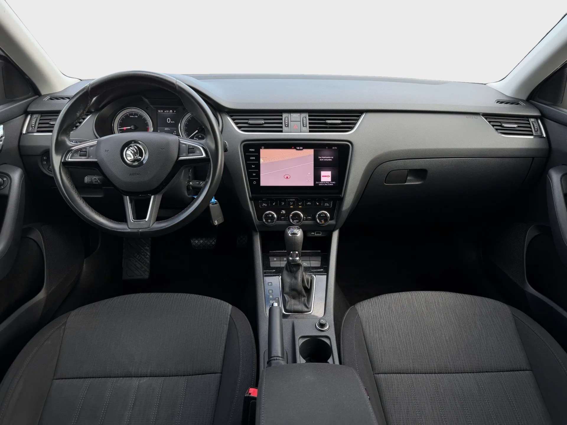 SKODA Octavia Combi 2.0 TDI Ambition DSG-image-12