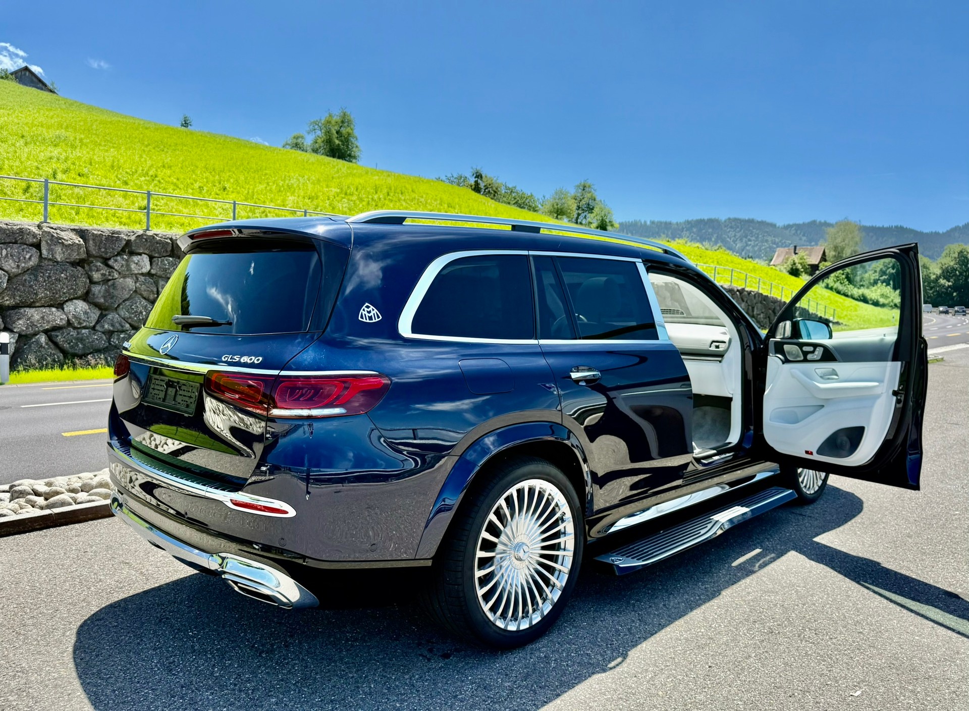 MERCEDES-BENZ GLS 600 Maybach-image-3
