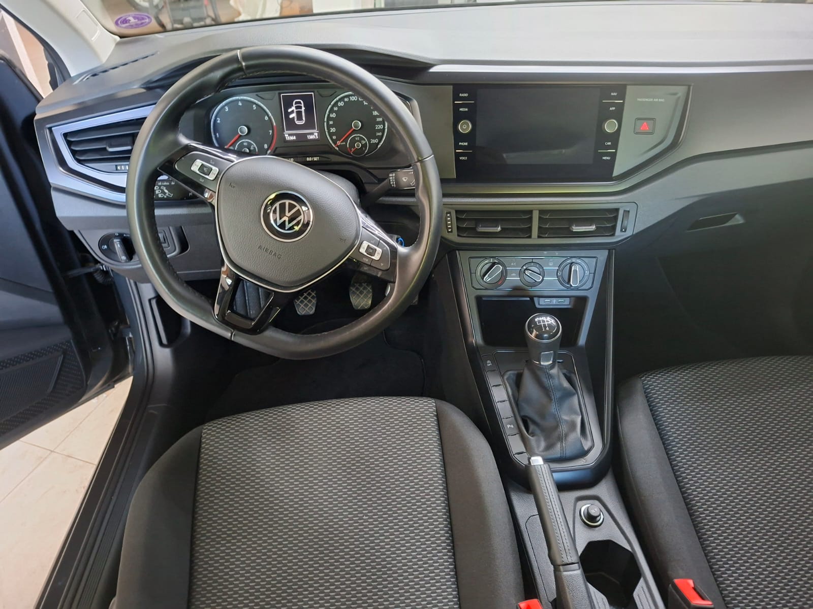 VW Polo 1.0 BMT Comfortline-image-4