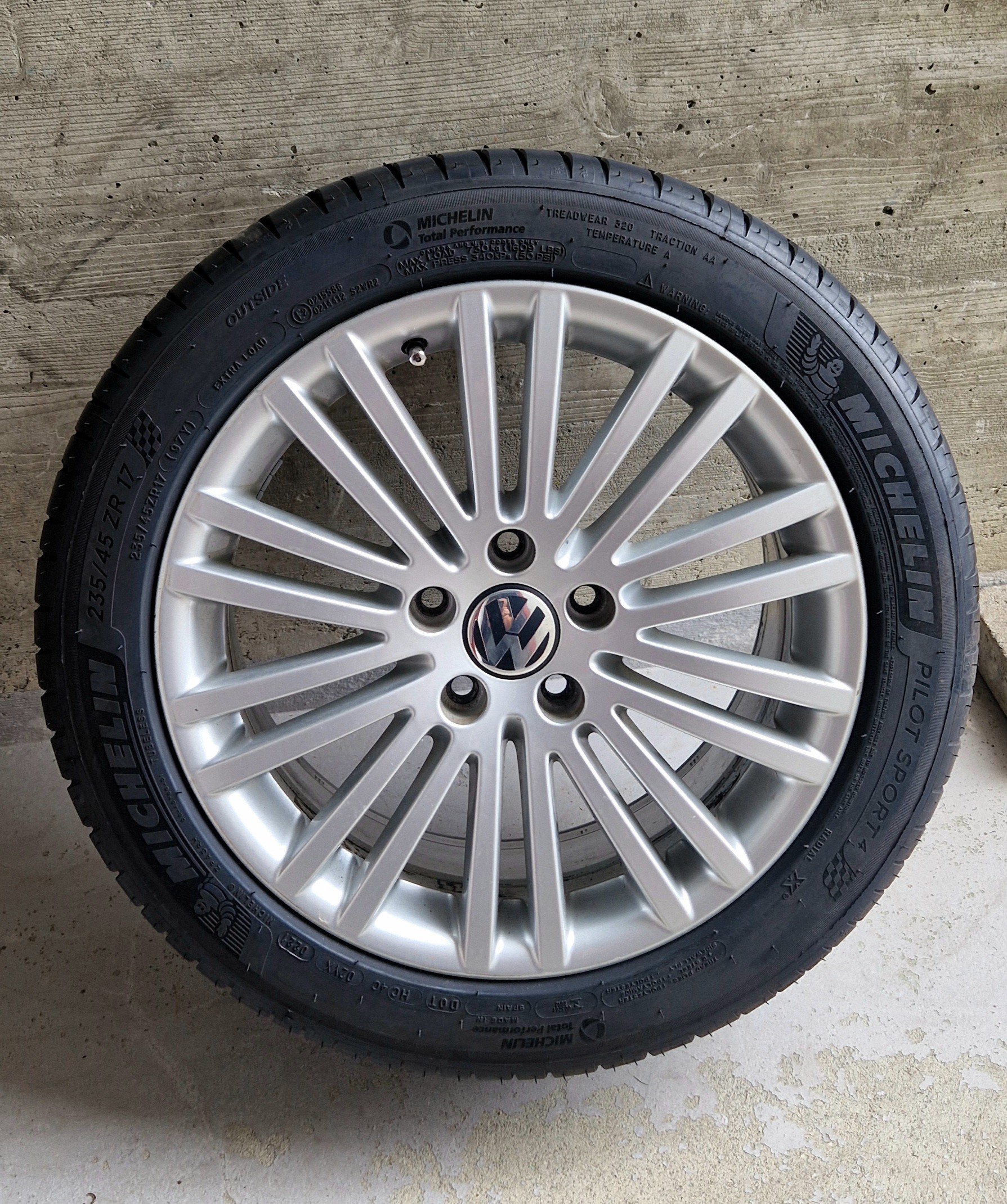 VW Passat Variant 3.2 V6 FSI Highline 4Motion-image-15