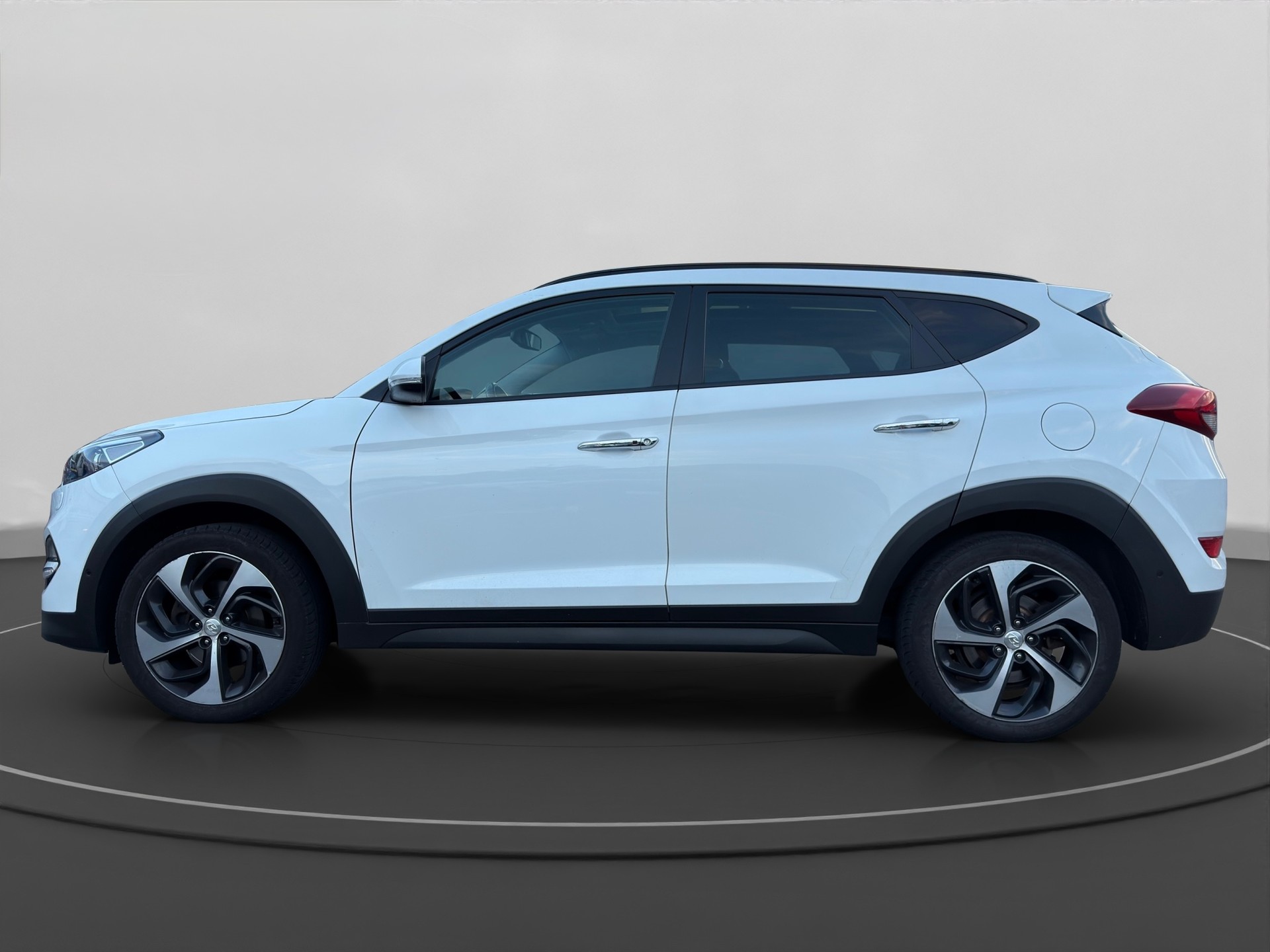 HYUNDAI Tucson 1.6 TGDI Plena 4WD Automatic-image-1