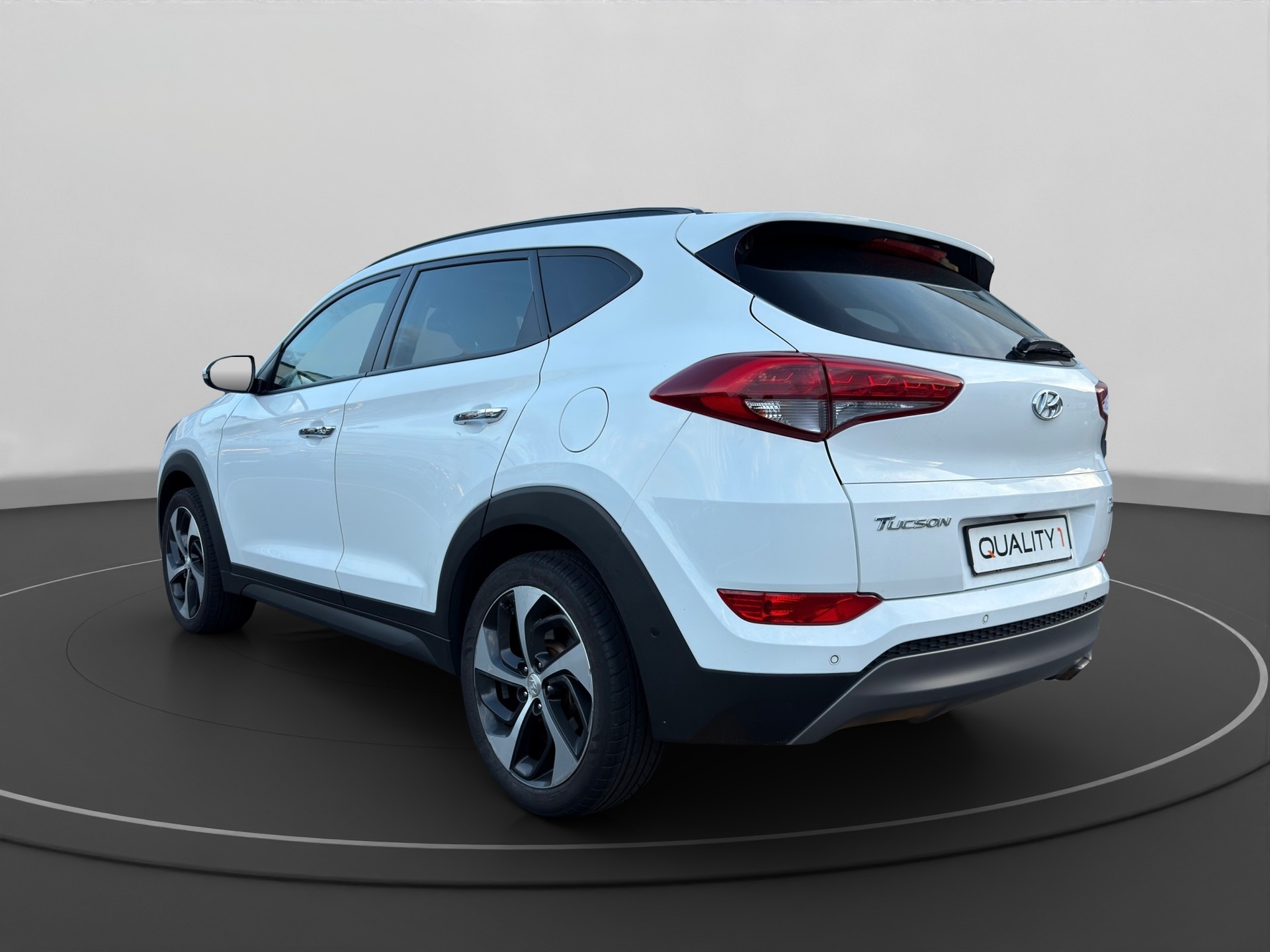 HYUNDAI Tucson 1.6 TGDI Plena 4WD Automatic-image-2