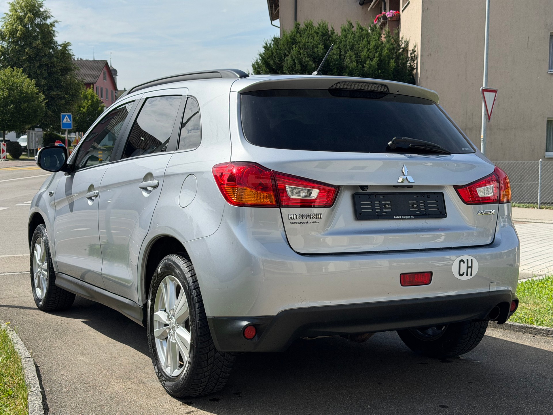 MITSUBISHI ASX 2.2 DID Invite 4WD Automatic-image-5