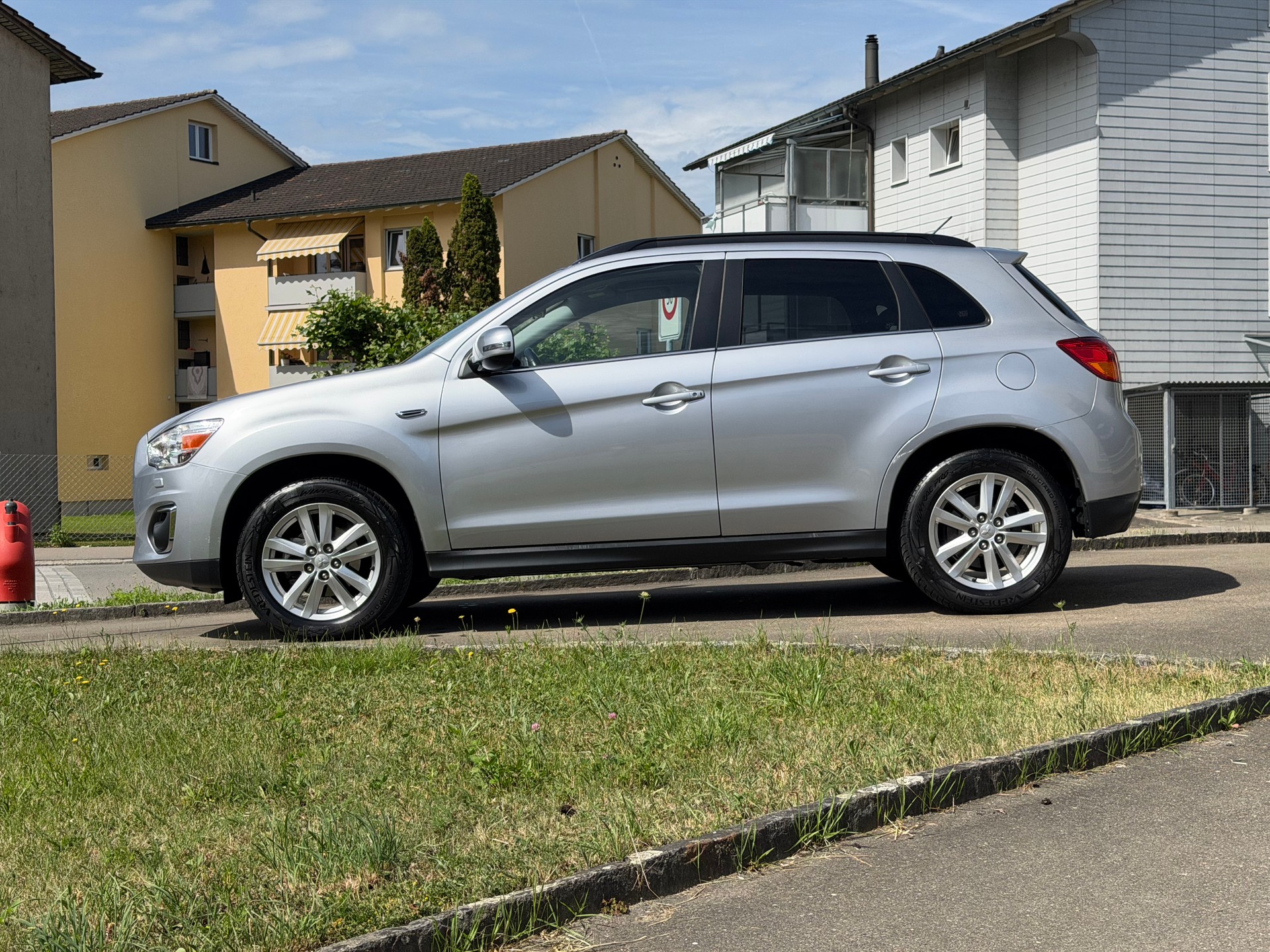 MITSUBISHI ASX 2.2 DID Invite 4WD Automatic-image-4