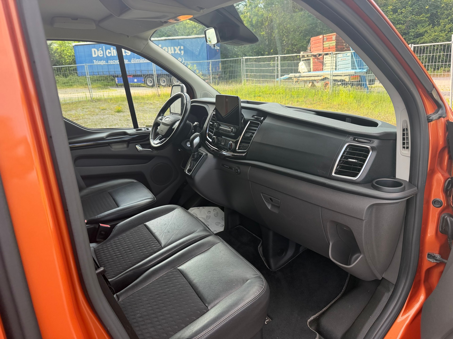 FORD Transit Custom Van 320 L1H1 Sport A-image-8