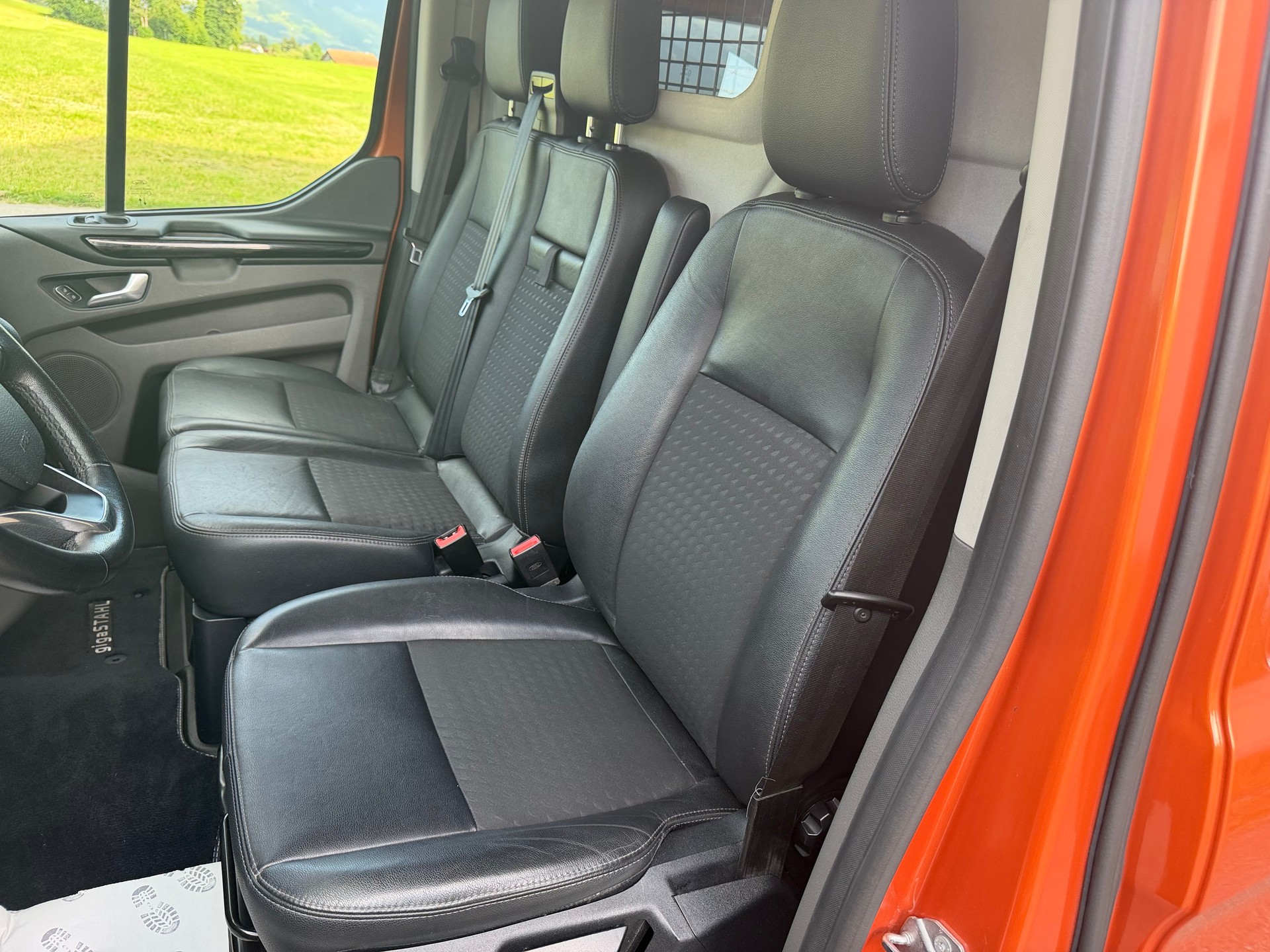 FORD Transit Custom Van 320 L1H1 Sport A-image-7