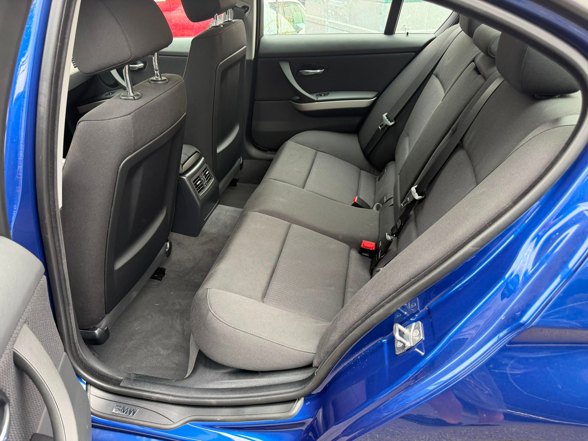 BMW 318i Steptronic-image-12