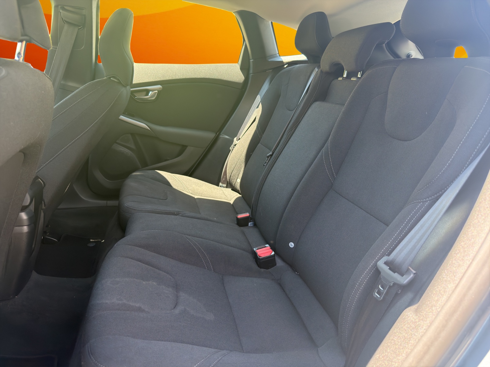 VOLVO V40 D3-image-11