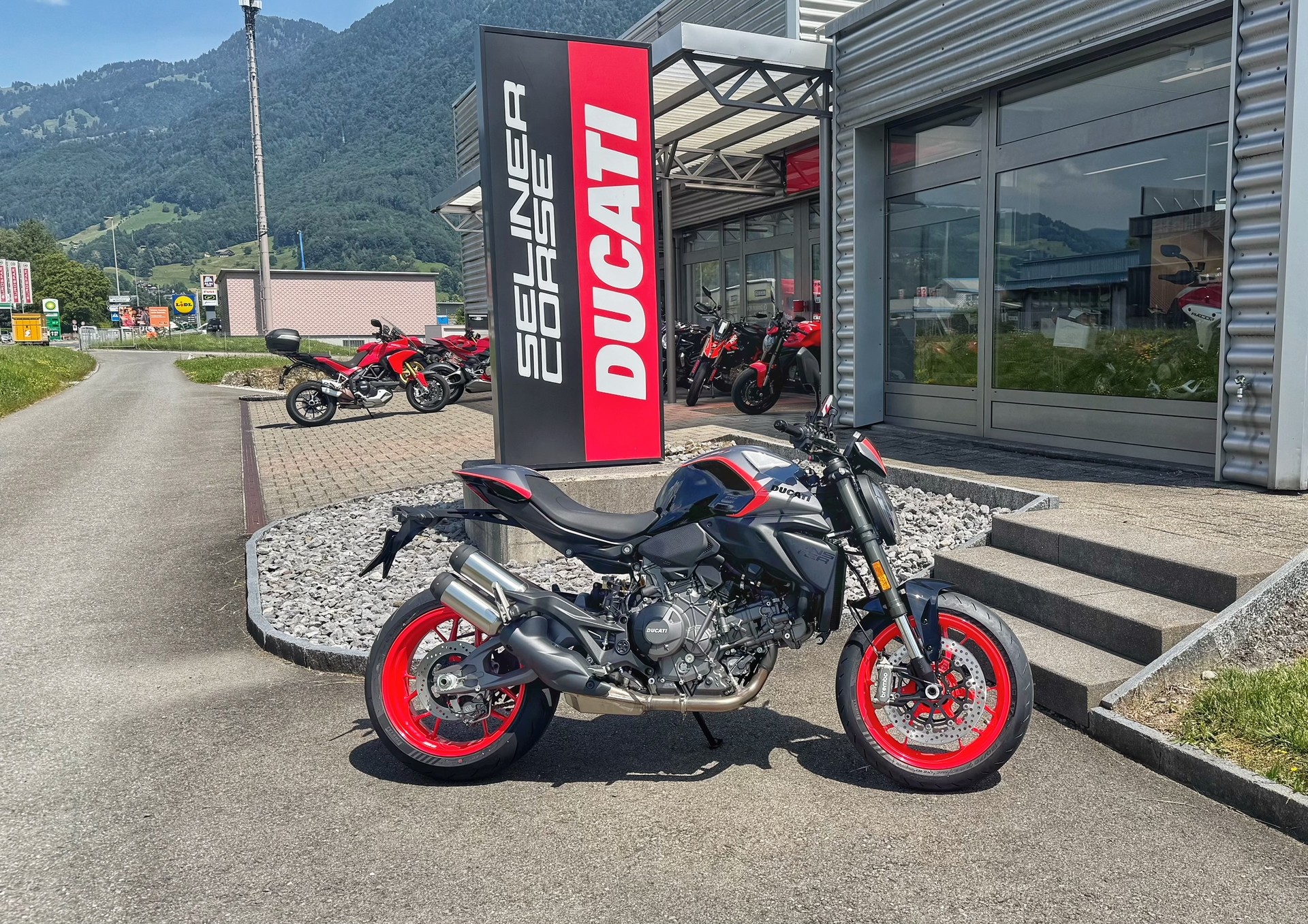 DUCATI Monster+ 890 (35kW)-image-3