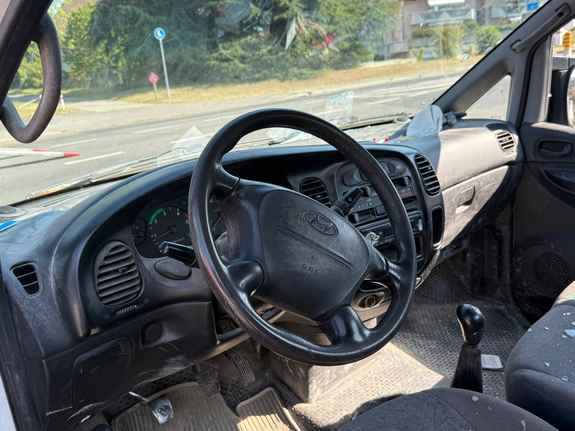 HYUNDAI H-1 Camionnette 2.5TDI-image-9