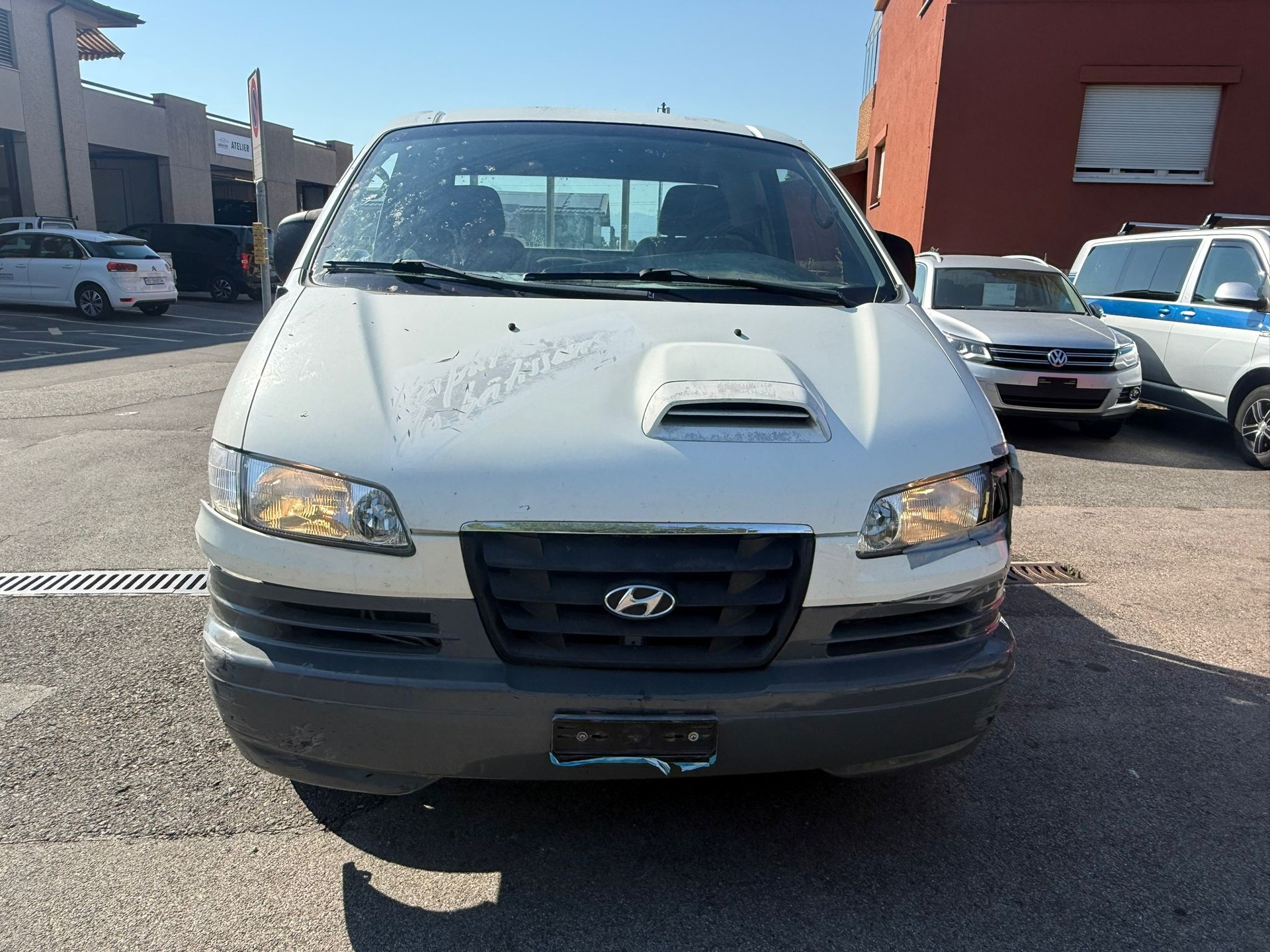 HYUNDAI H-1 Camionnette 2.5TDI-image-0