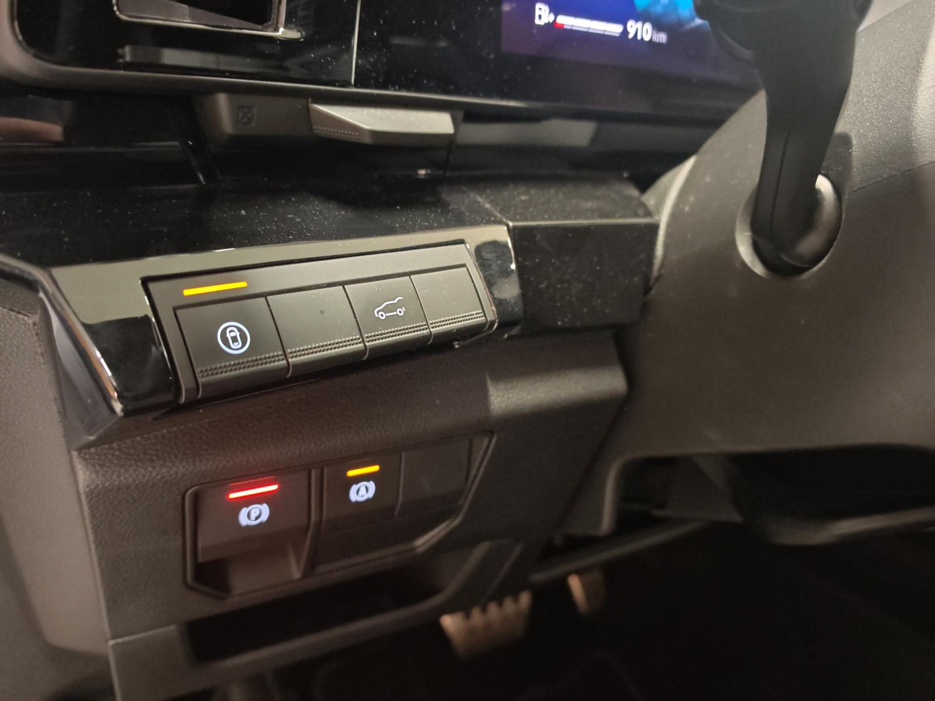 RENAULT Austral 1.2 HEV 200 Iconic Esprit Alpine A-image-22