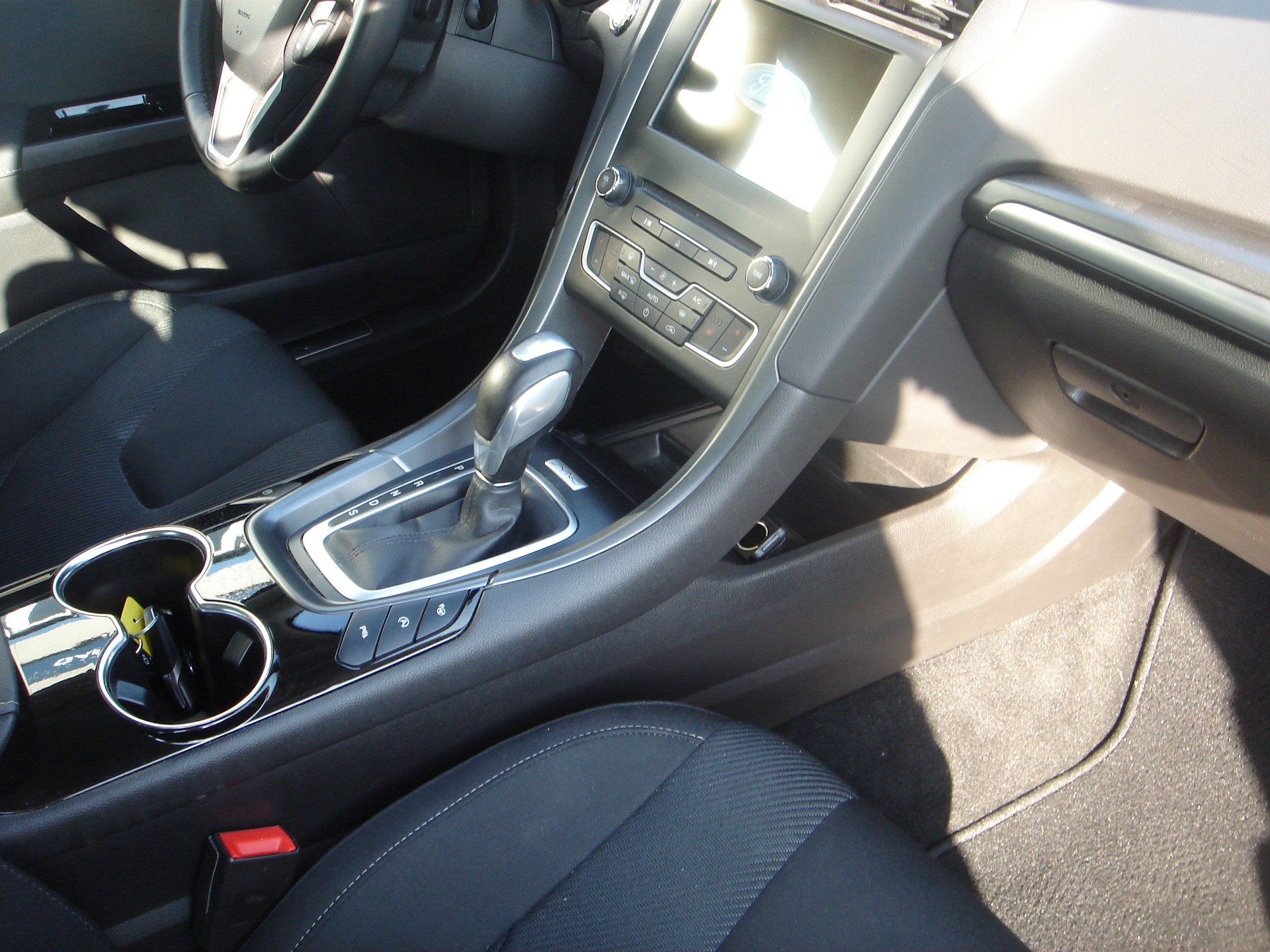FORD Mondeo 2.0 TDCi Titanium AWD PowerShift-image-7