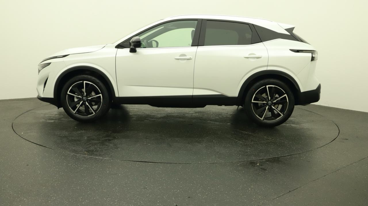 NISSAN Qashqai 1.3 DIG-T MHEV Tekna Xtronic 4x4-showroom-element-1
