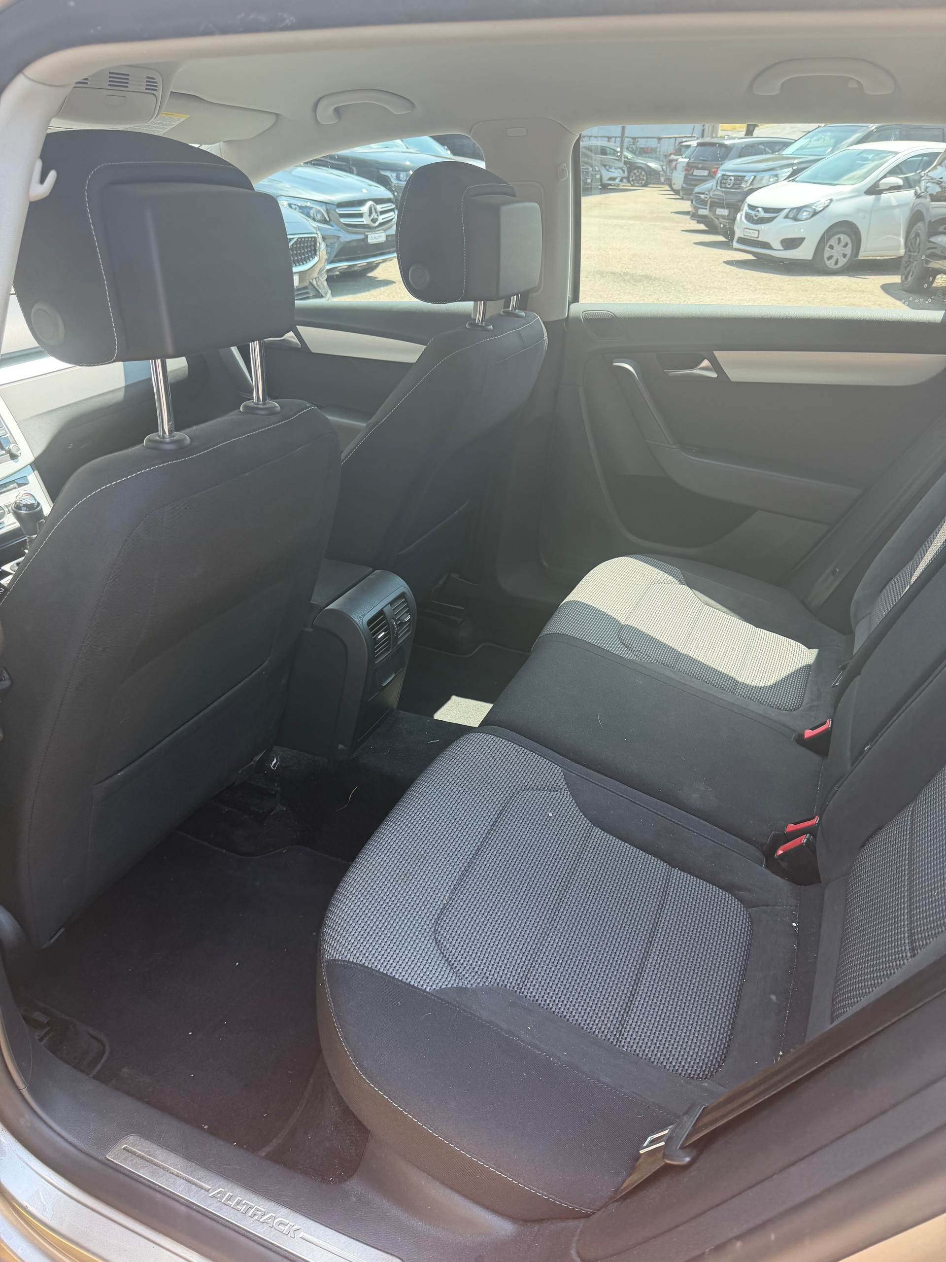 VW Passat Alltrack 2.0 TDI BlueMotion Technology-image-6